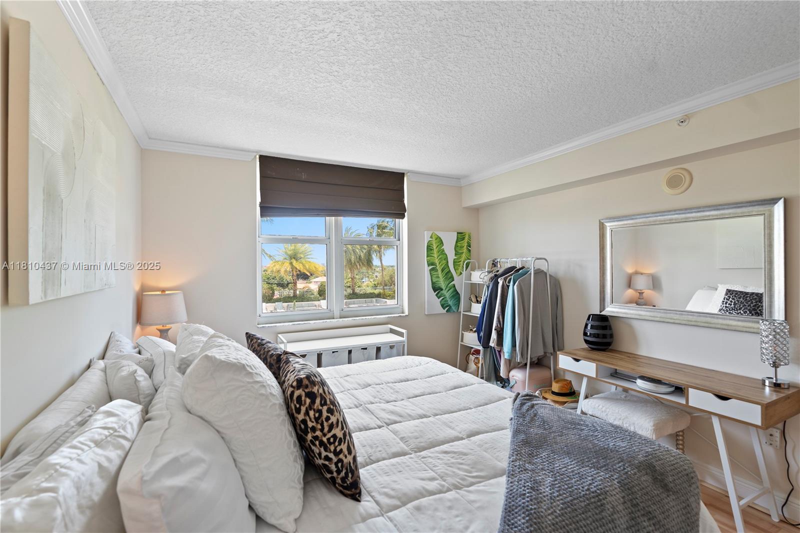 THE ASTON CONDO - Residential