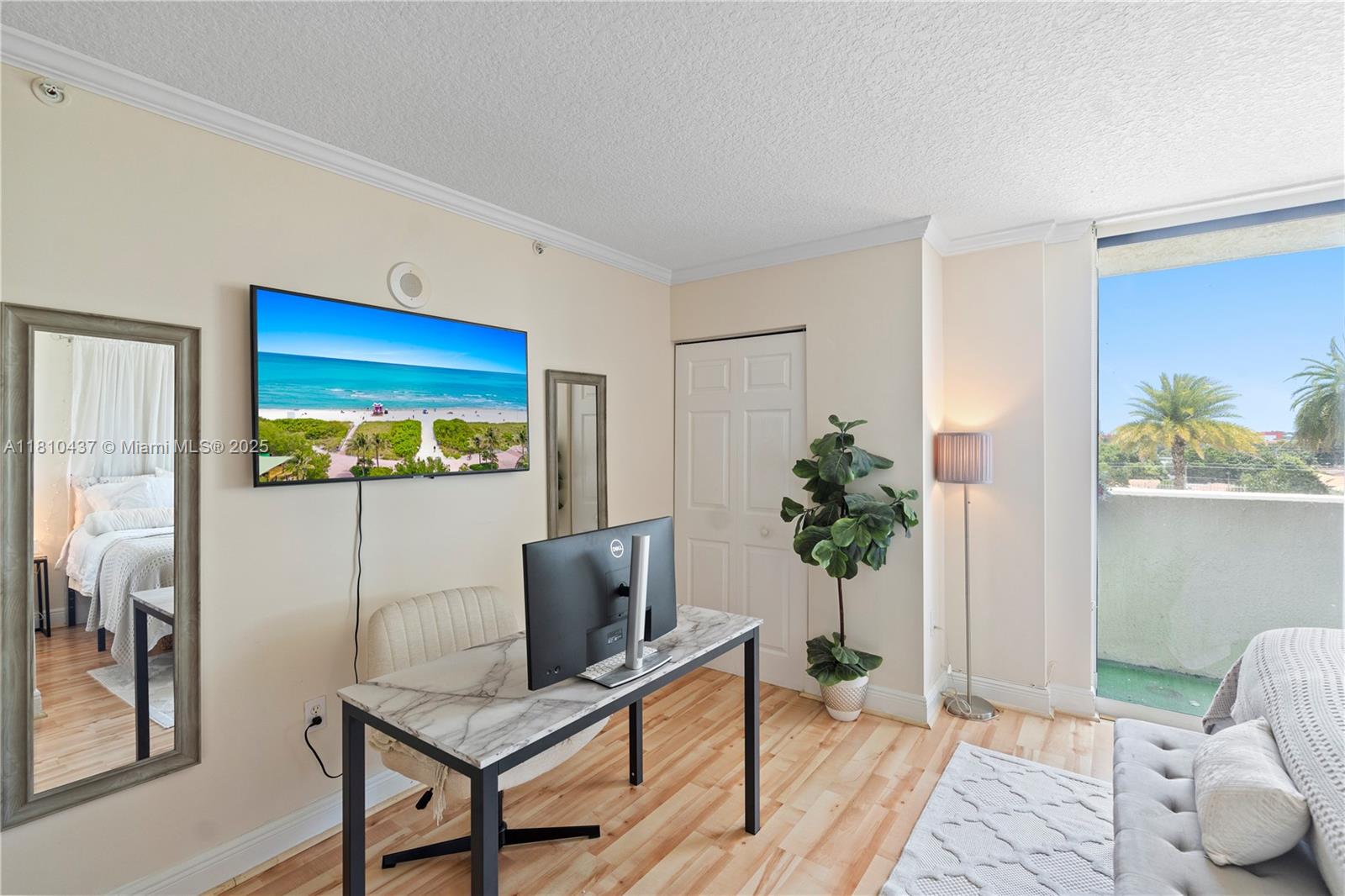 THE ASTON CONDO - Residential
