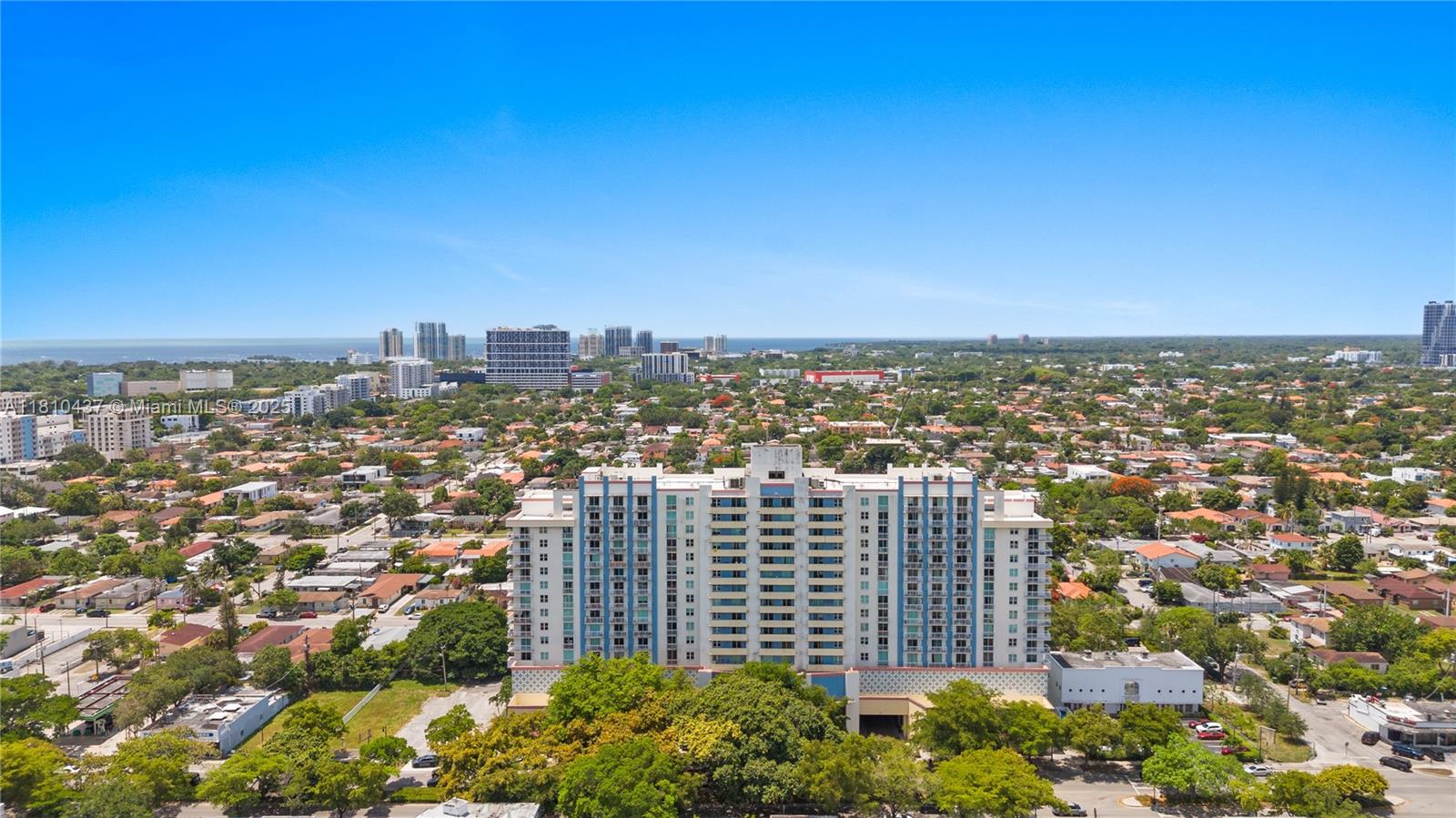 THE ASTON CONDO - Residential
