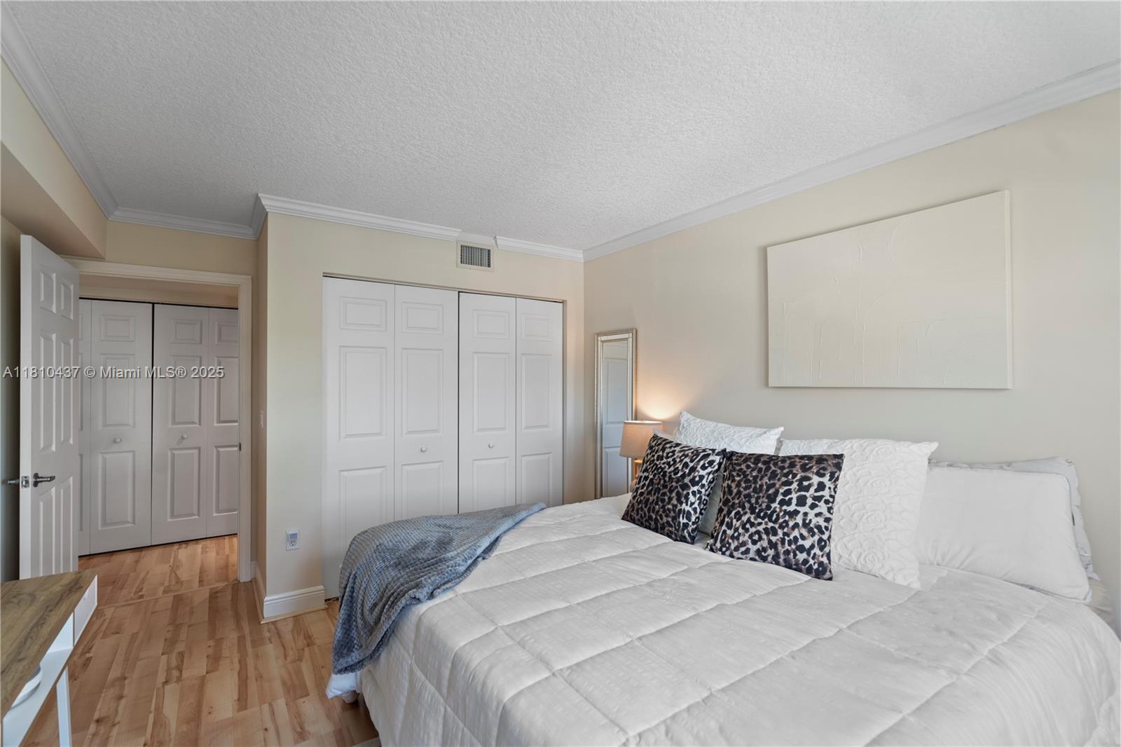 THE ASTON CONDO - Residential