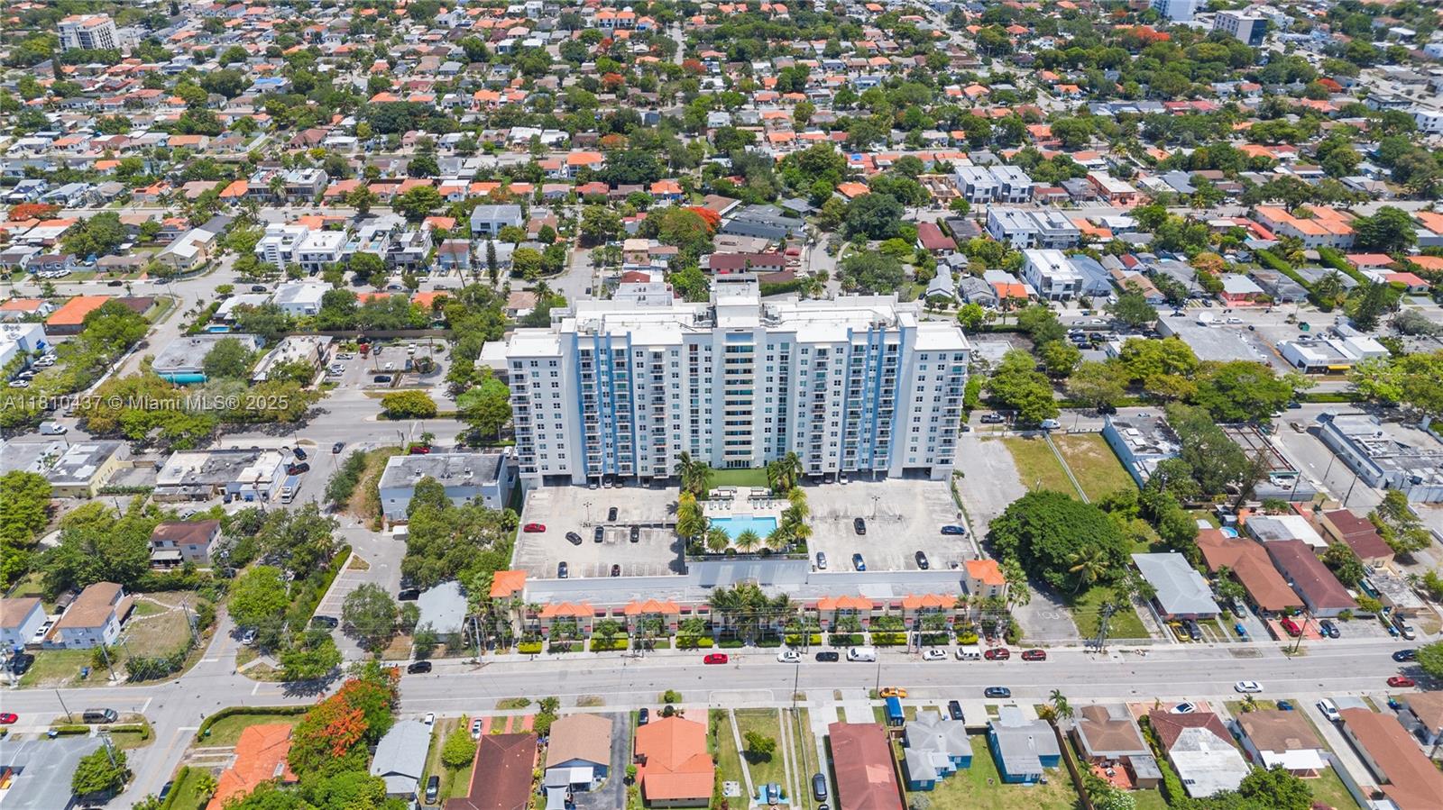 THE ASTON CONDO - Residential