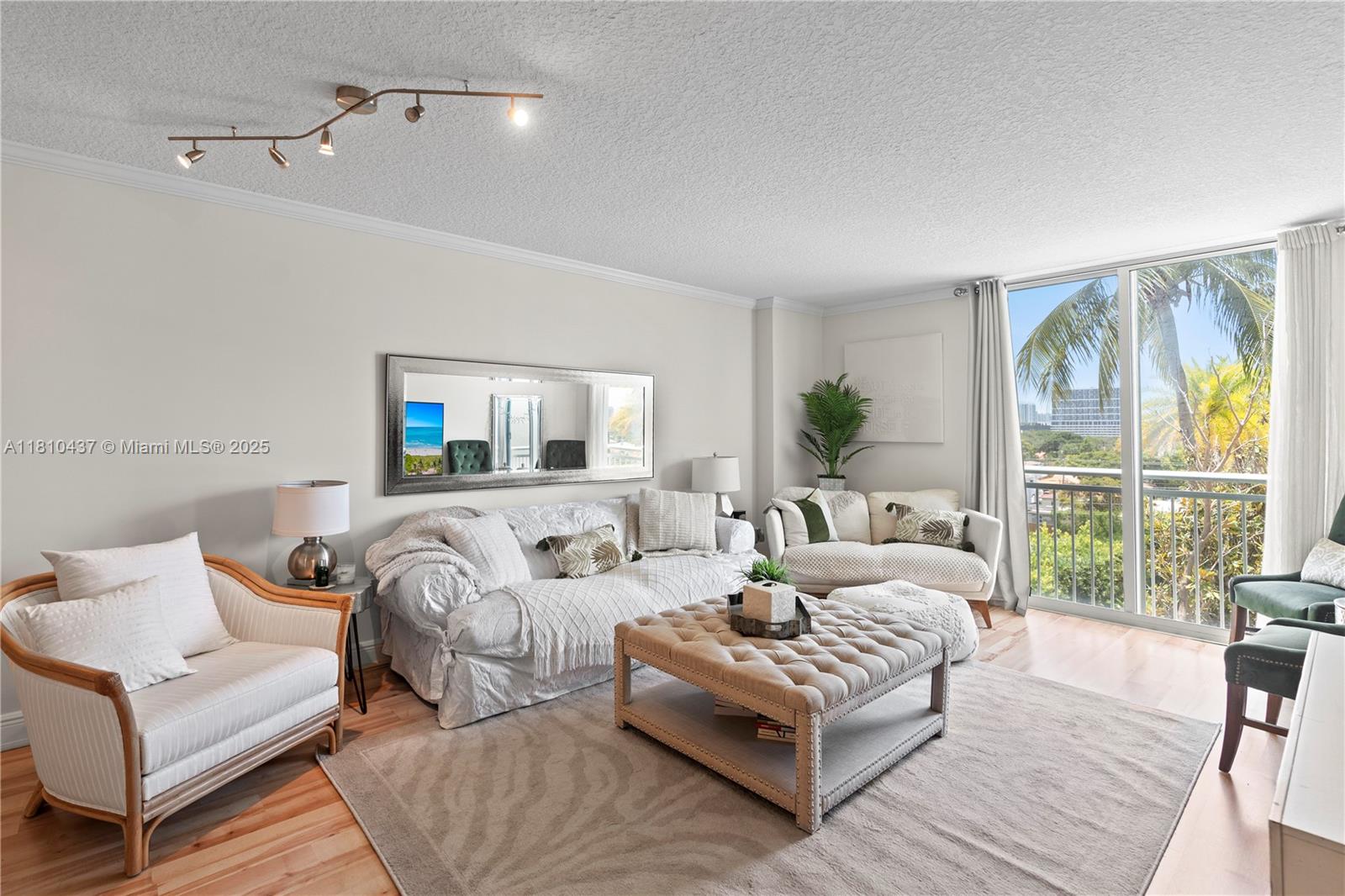 THE ASTON CONDO - Residential