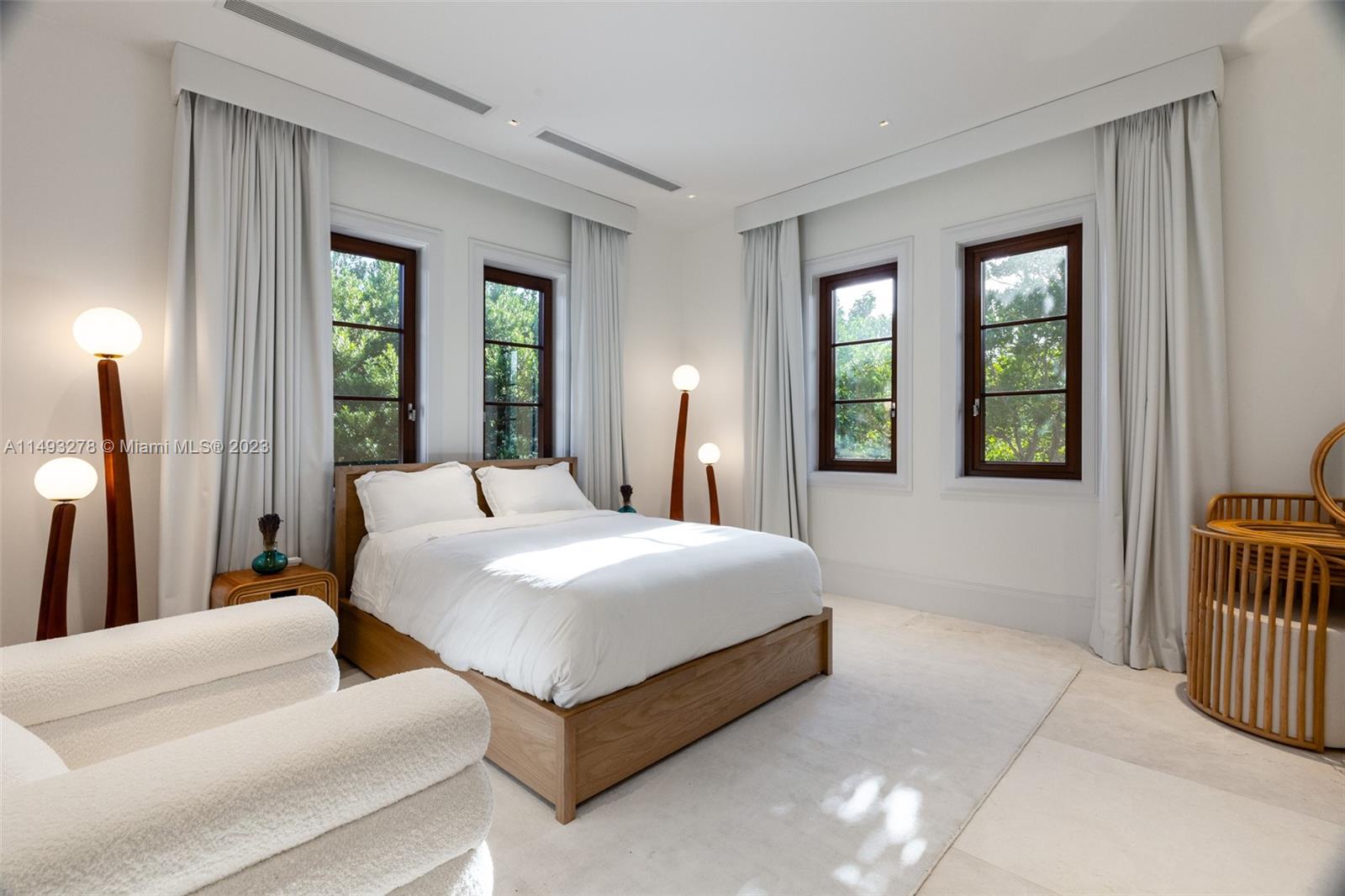 CORAL GABLES RIVIERA SEC - Residential