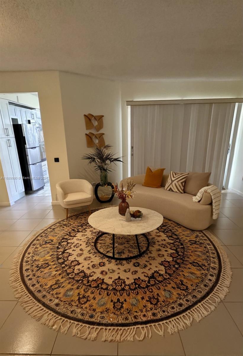 Property for Sale at 2049 Se 26th Ln 106, Homestead, Miami-Dade County, Florida - Bedrooms: 3 
Bathrooms: 2  - $269,000