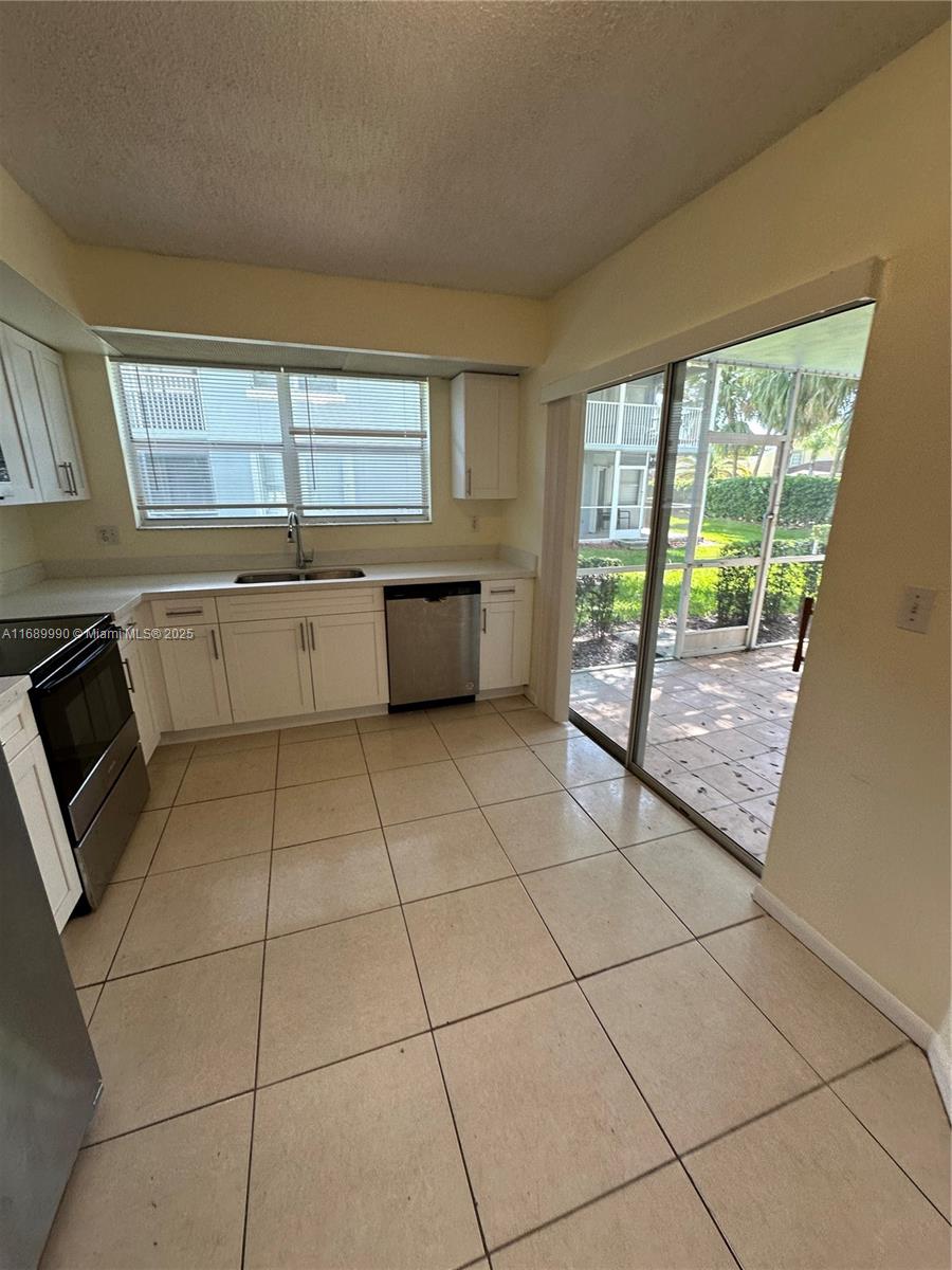 KEYS GATE CONDO NO EIGHT - Residential