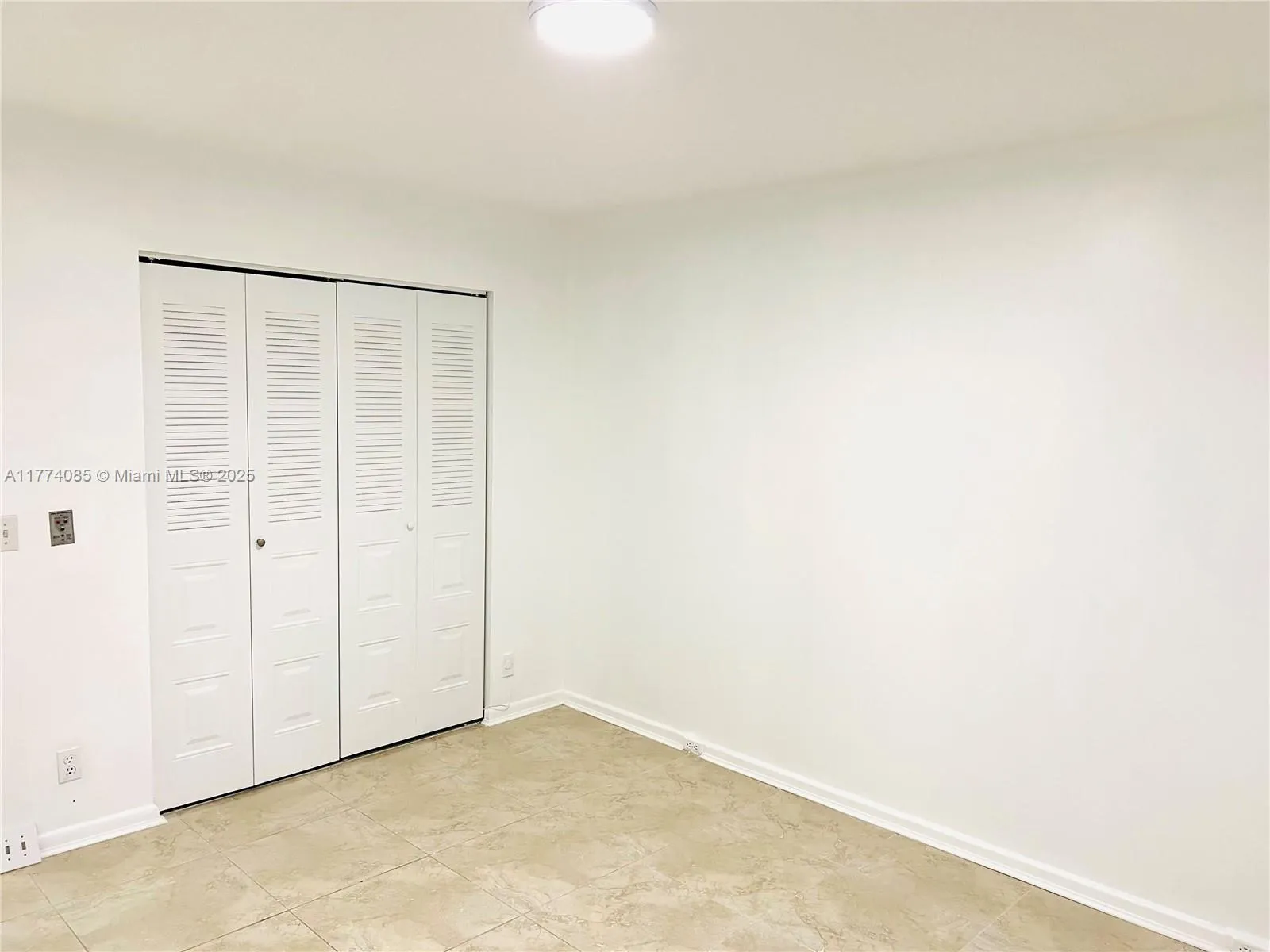 Pembroke Pines, Florida 33027, United States, 2 Bedrooms Bedrooms, ,2 BathroomsBathrooms,Residential,Active,102089