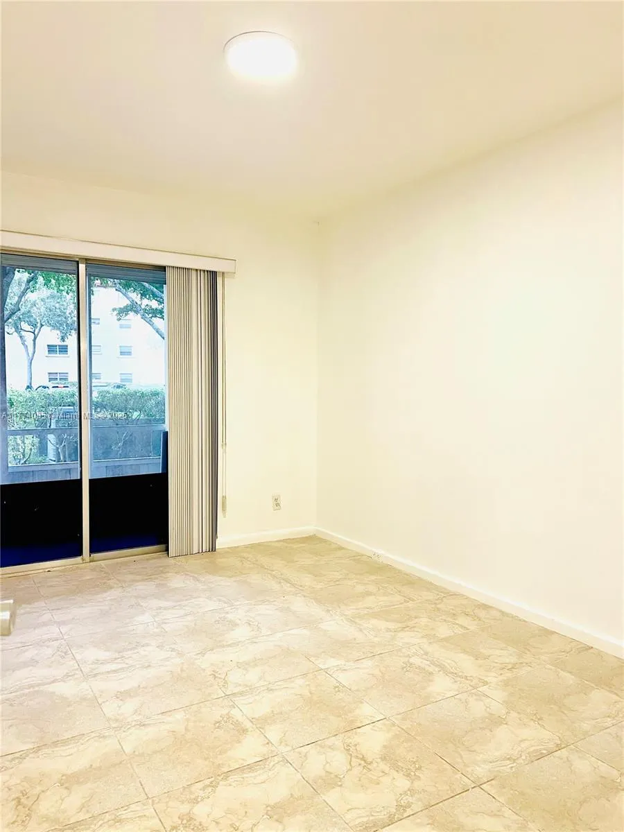 Pembroke Pines, Florida 33027, United States, 2 Bedrooms Bedrooms, ,2 BathroomsBathrooms,Residential,Active,102089