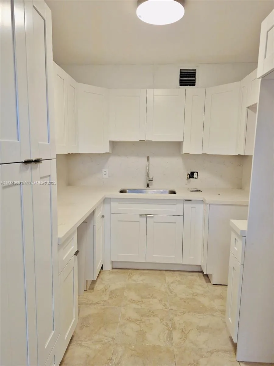 Pembroke Pines, Florida 33027, United States, 2 Bedrooms Bedrooms, ,2 BathroomsBathrooms,Residential,Active,102089