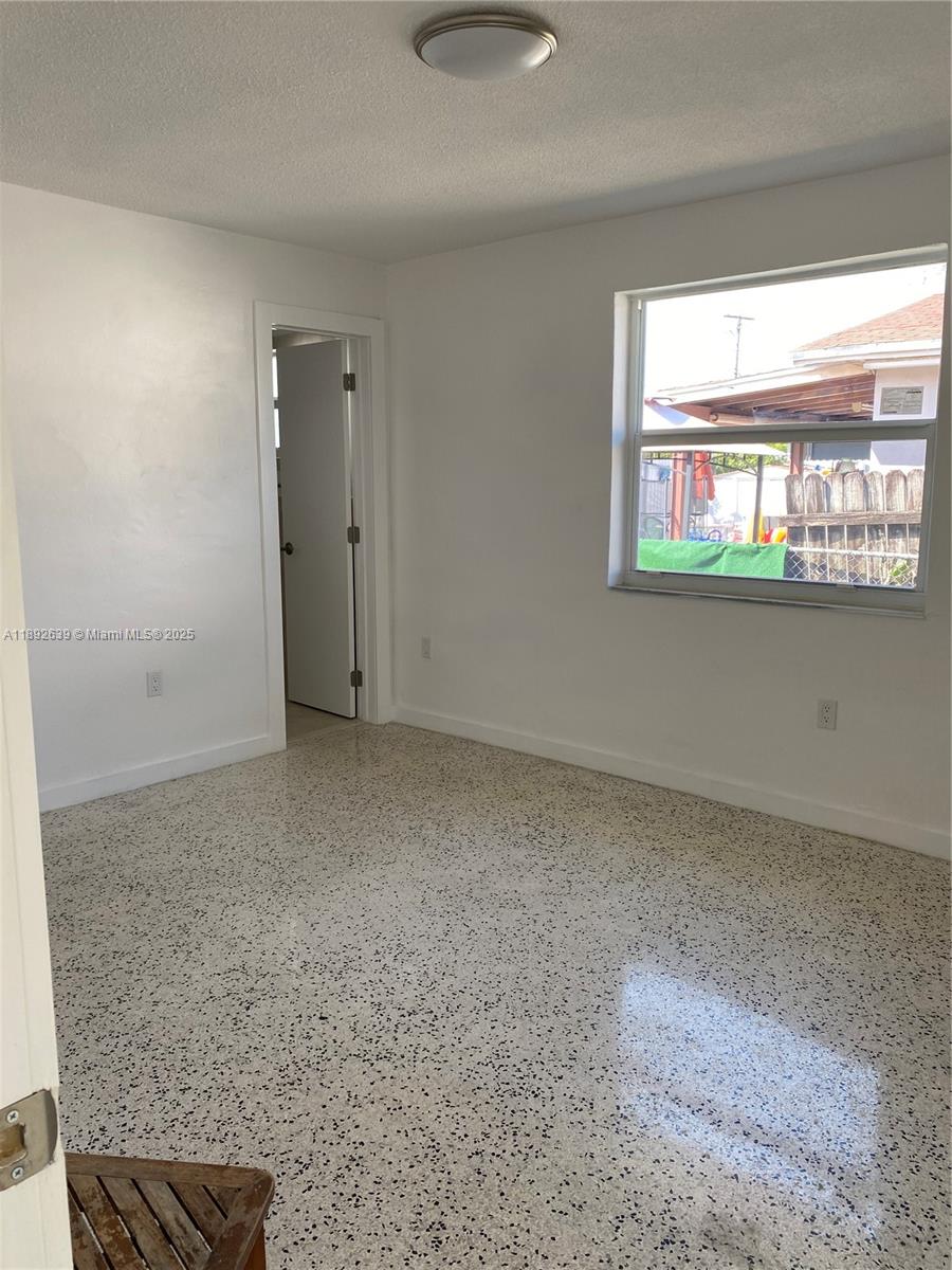 CORAL TERR SEC 1 - Residential Lease