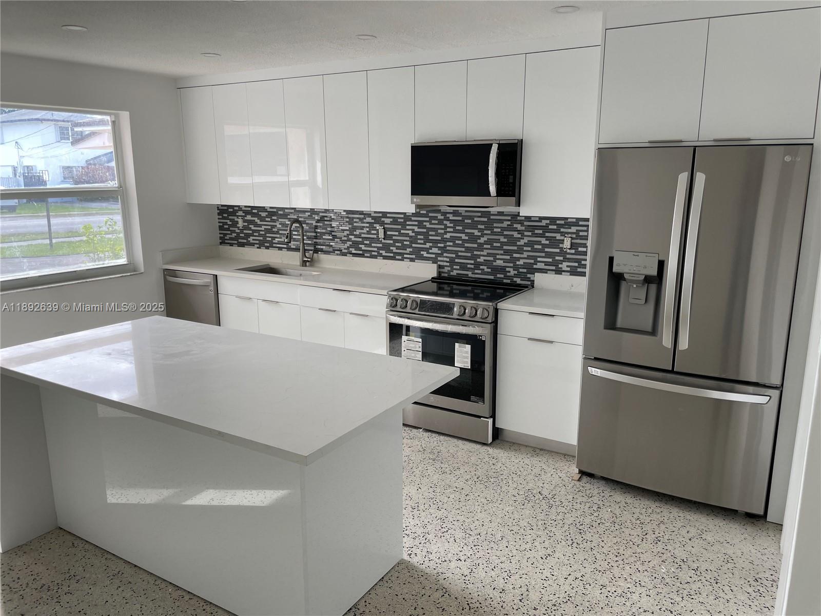 CORAL TERR SEC 1 - Residential Lease