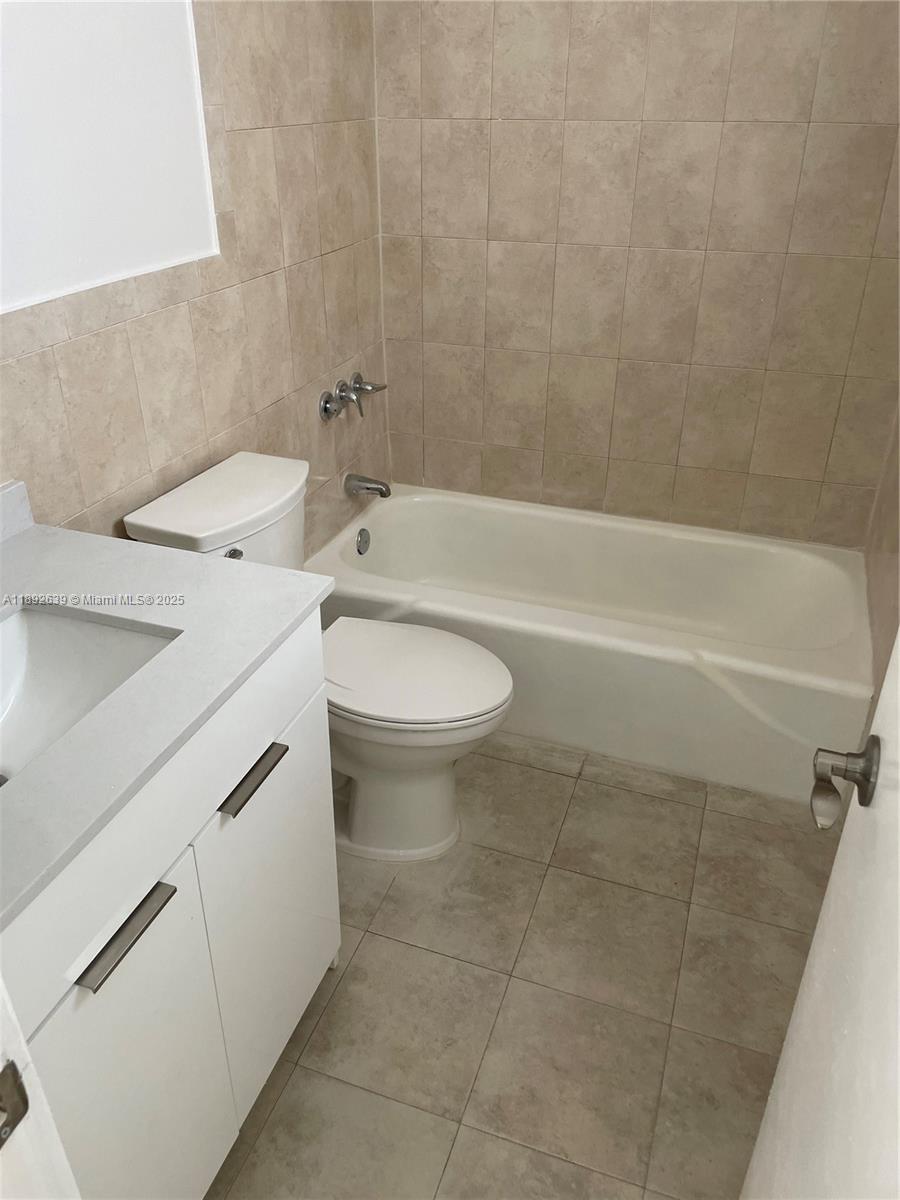 CORAL TERR SEC 1 - Residential Lease