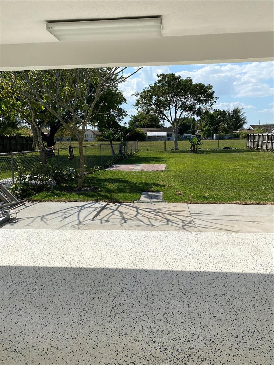 CORAL TERR SEC 1 - Residential Lease