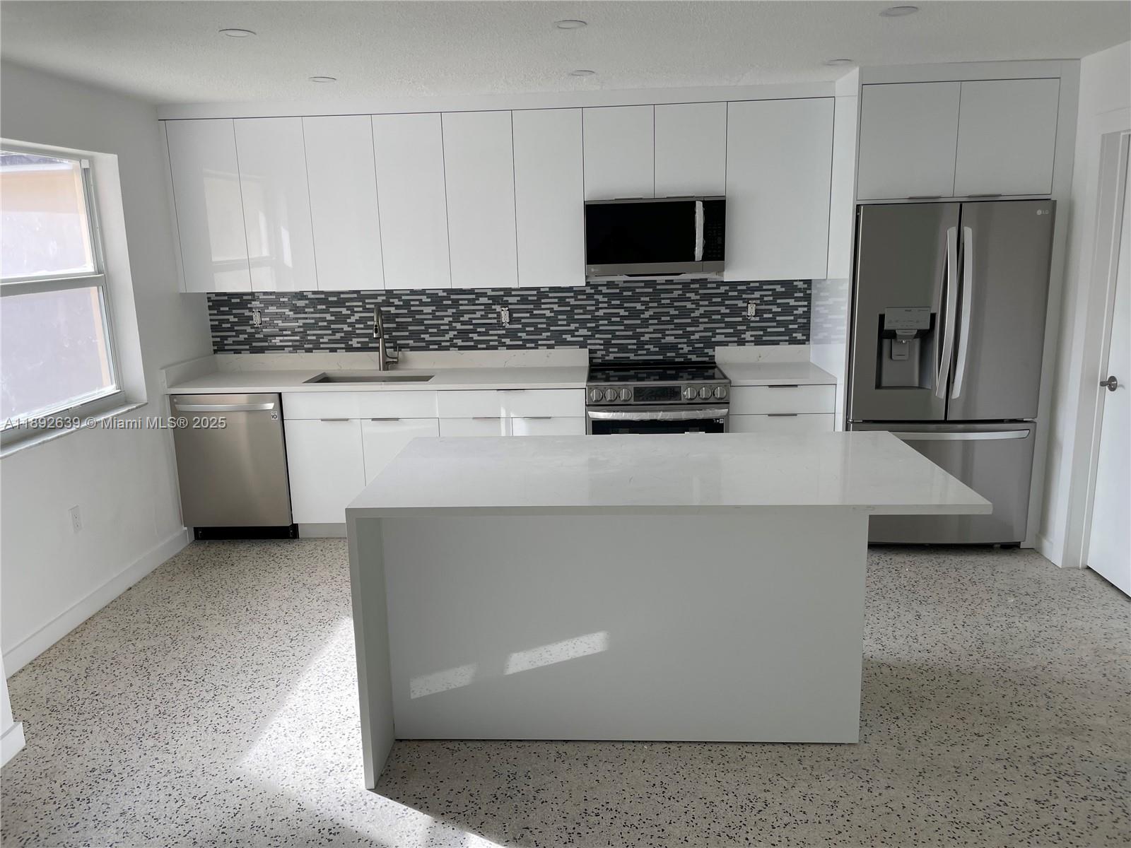 CORAL TERR SEC 1 - Residential Lease