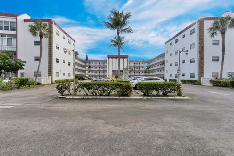 A home in Lauderdale Lakes