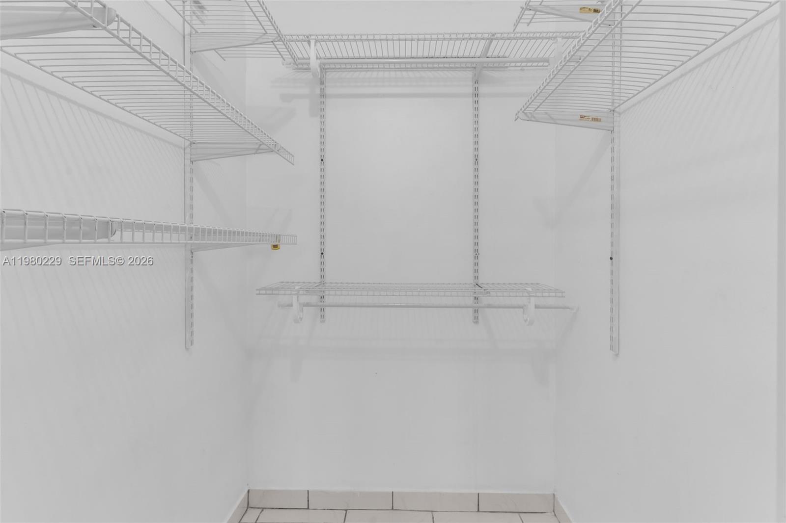 TENNIS VIEW CONDO PH I - Residential