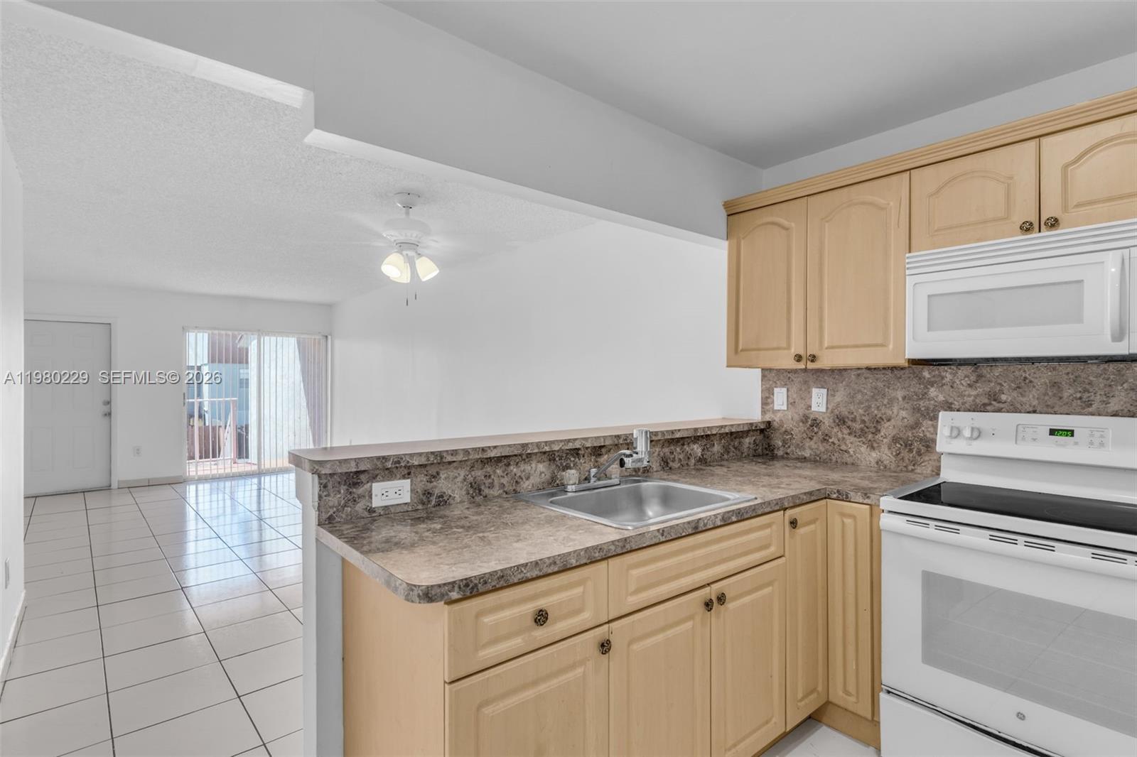 TENNIS VIEW CONDO PH I - Residential