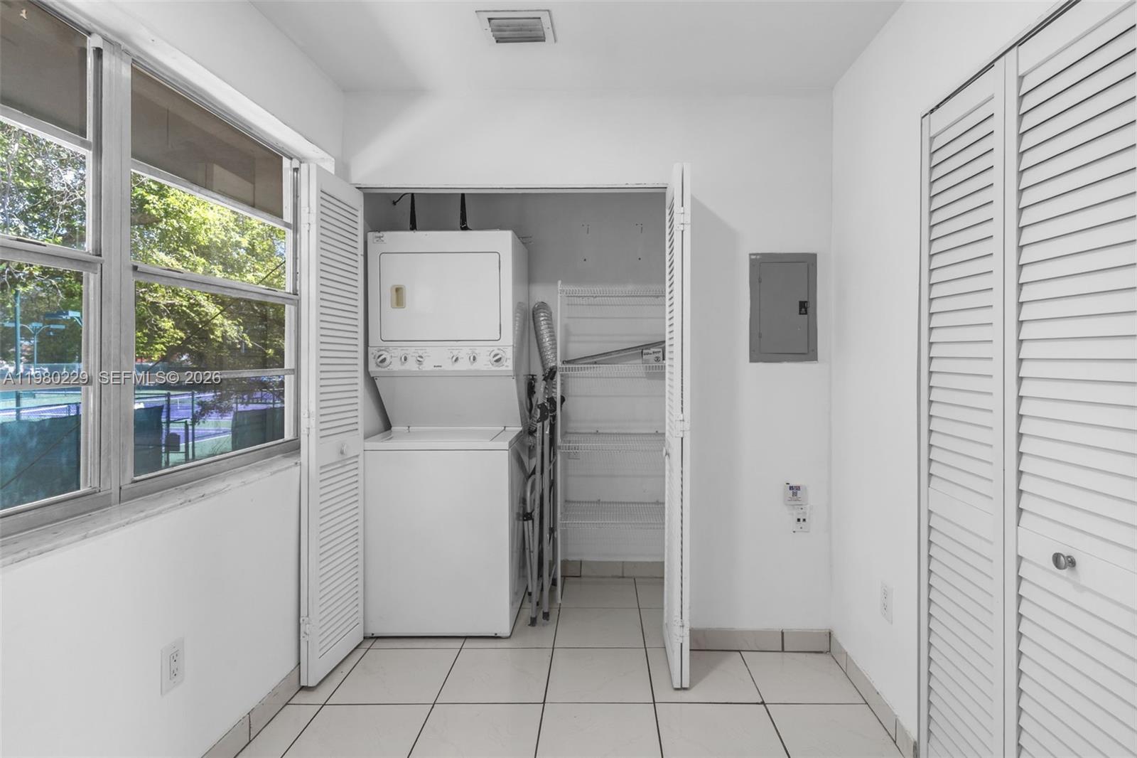 TENNIS VIEW CONDO PH I - Residential