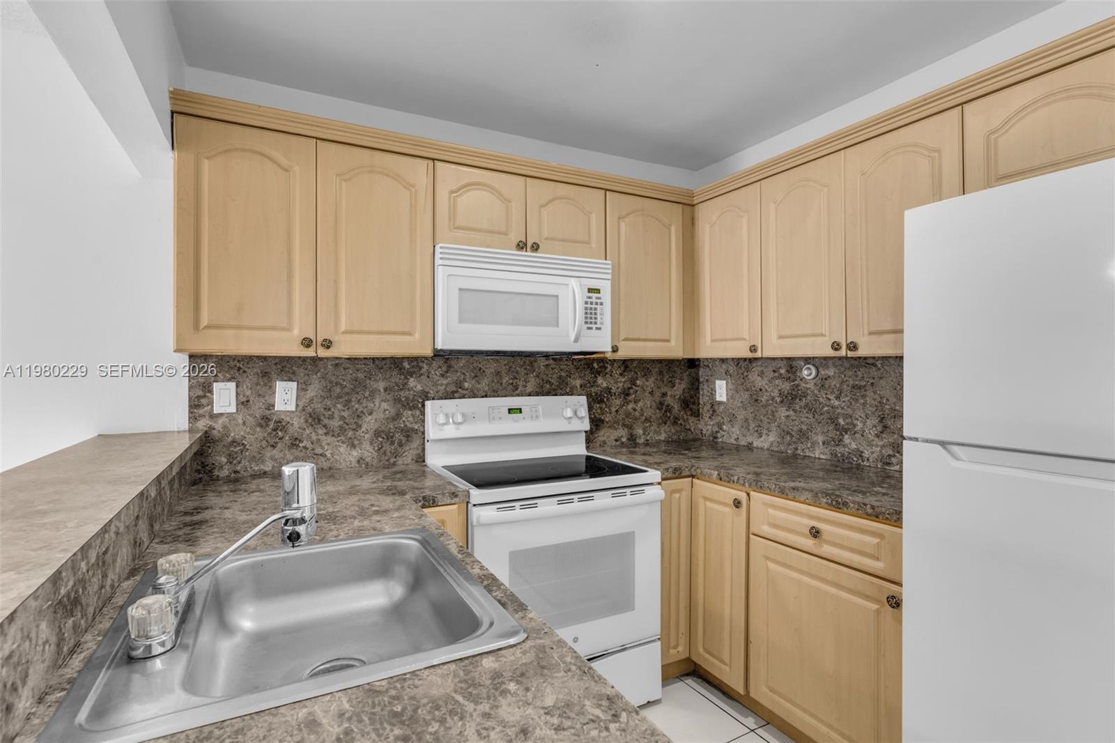 TENNIS VIEW CONDO PH I - Residential