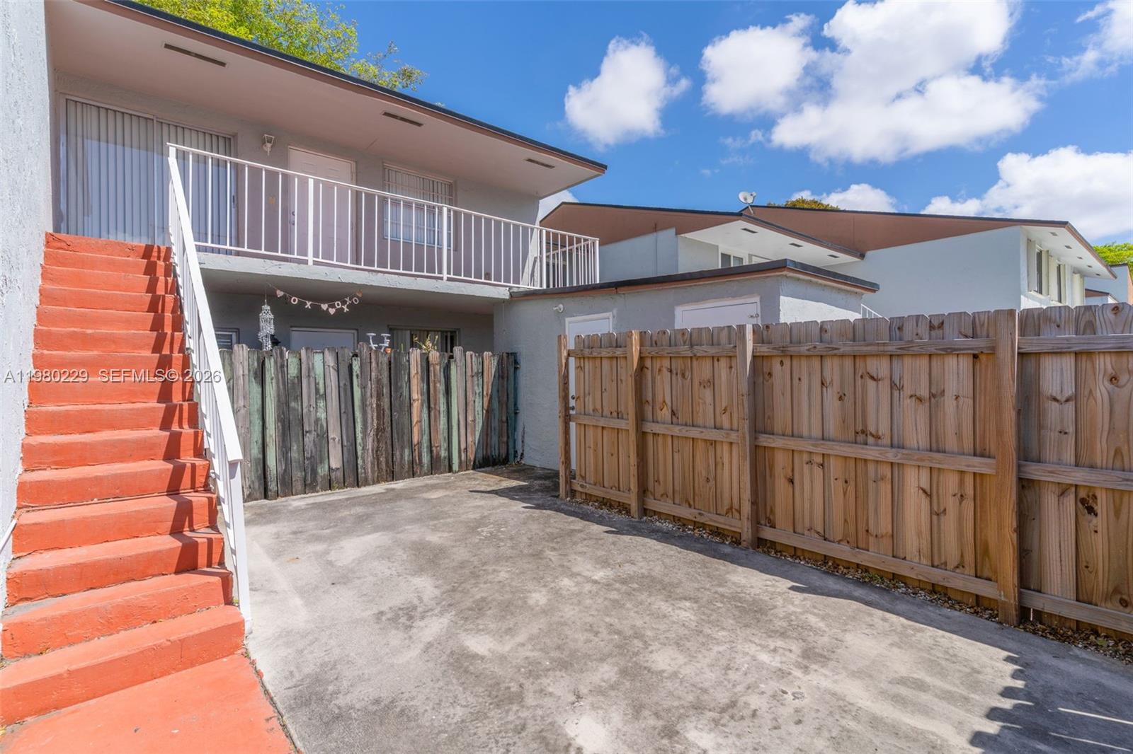 TENNIS VIEW CONDO PH I - Residential