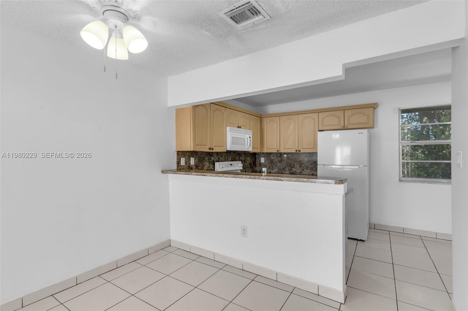 TENNIS VIEW CONDO PH I - Residential