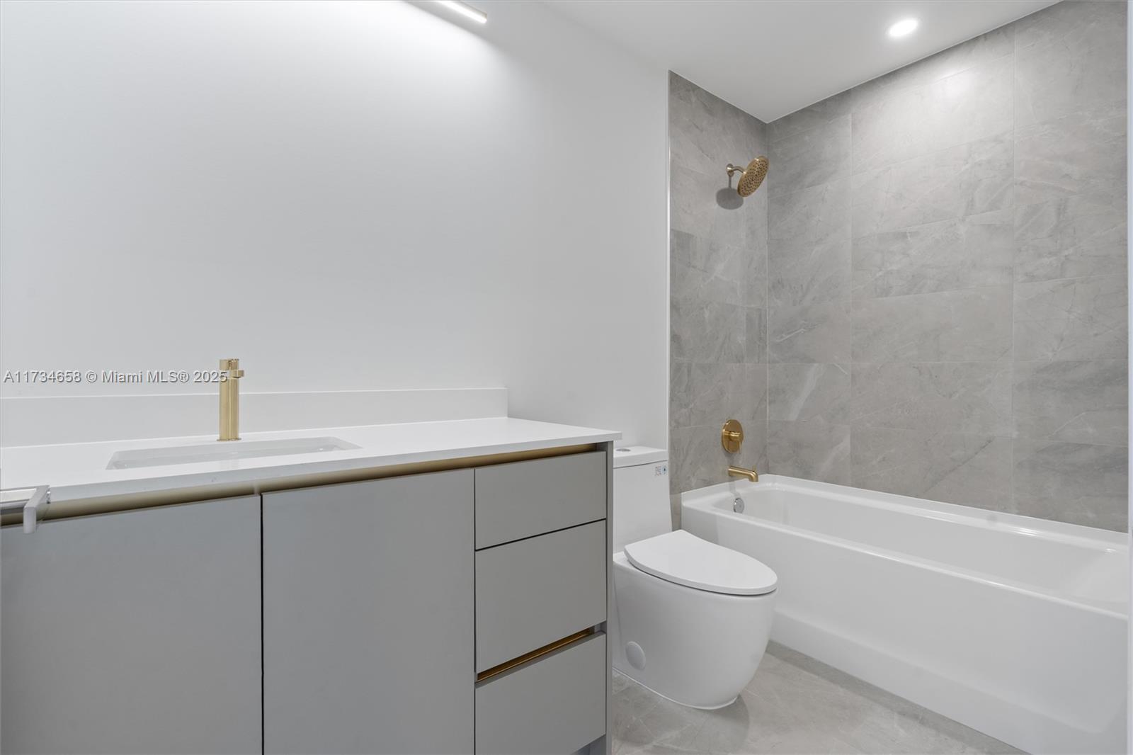 CORAL SPRINGS UNIVERSITY - Residential