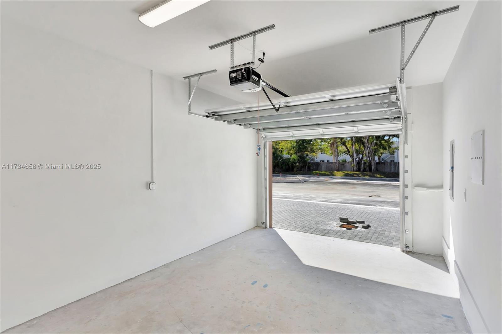 CORAL SPRINGS UNIVERSITY - Residential