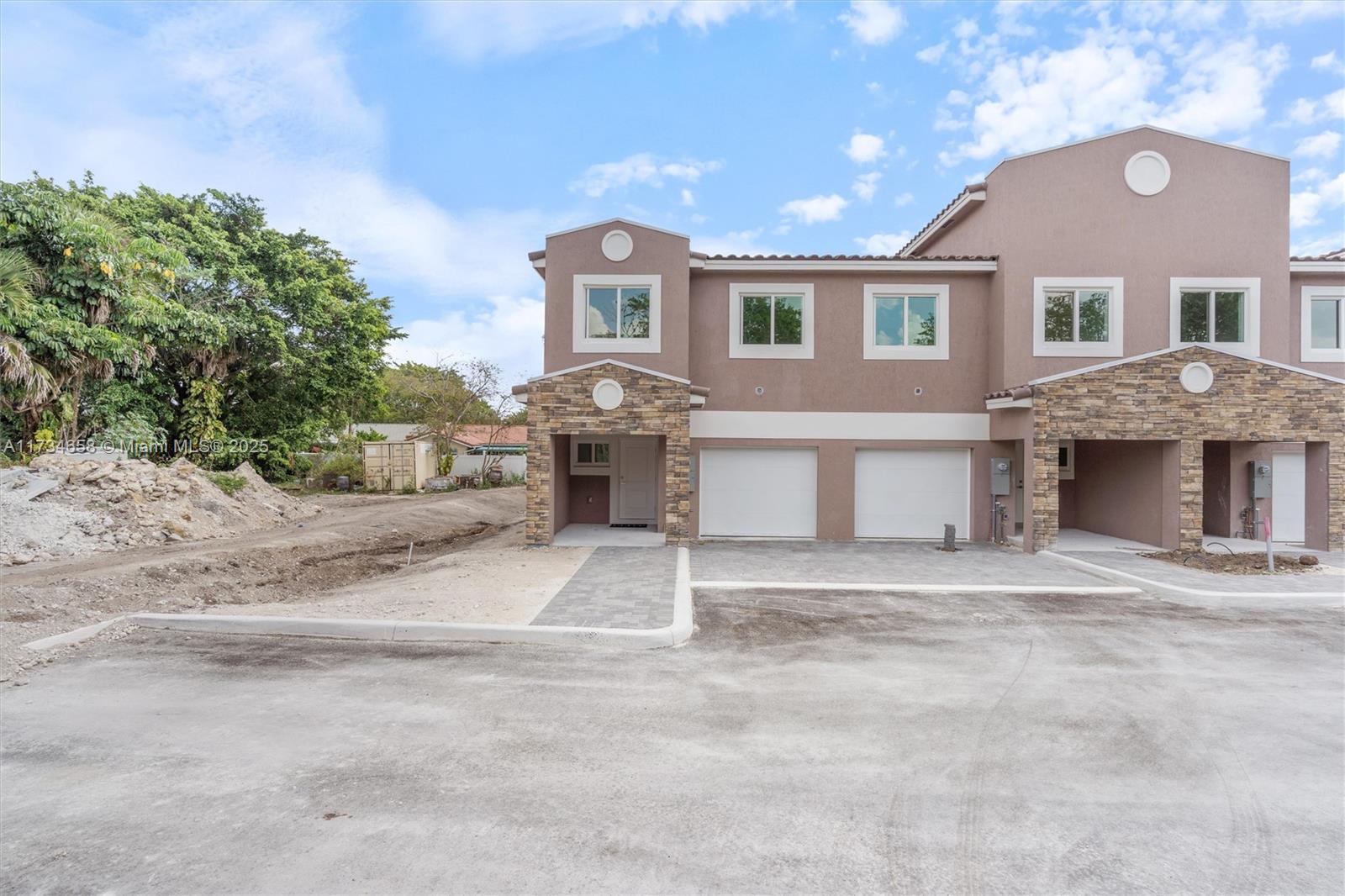 CORAL SPRINGS UNIVERSITY - Residential