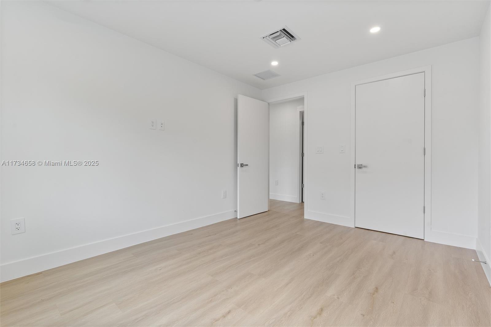 CORAL SPRINGS UNIVERSITY - Residential