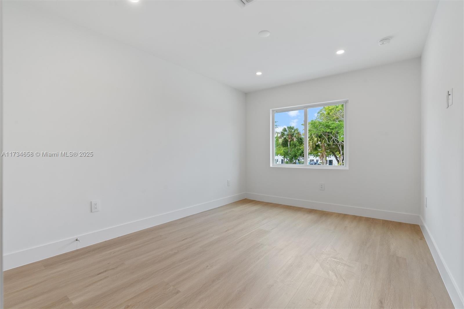 CORAL SPRINGS UNIVERSITY - Residential