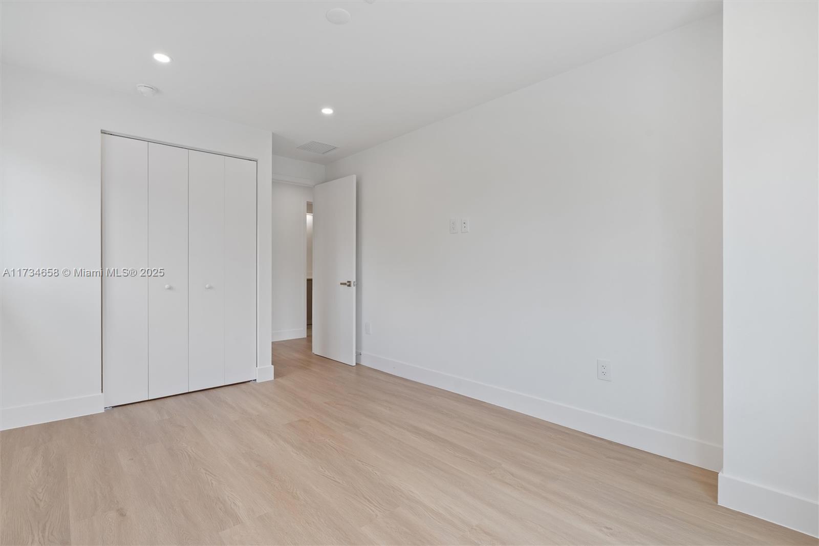 CORAL SPRINGS UNIVERSITY - Residential