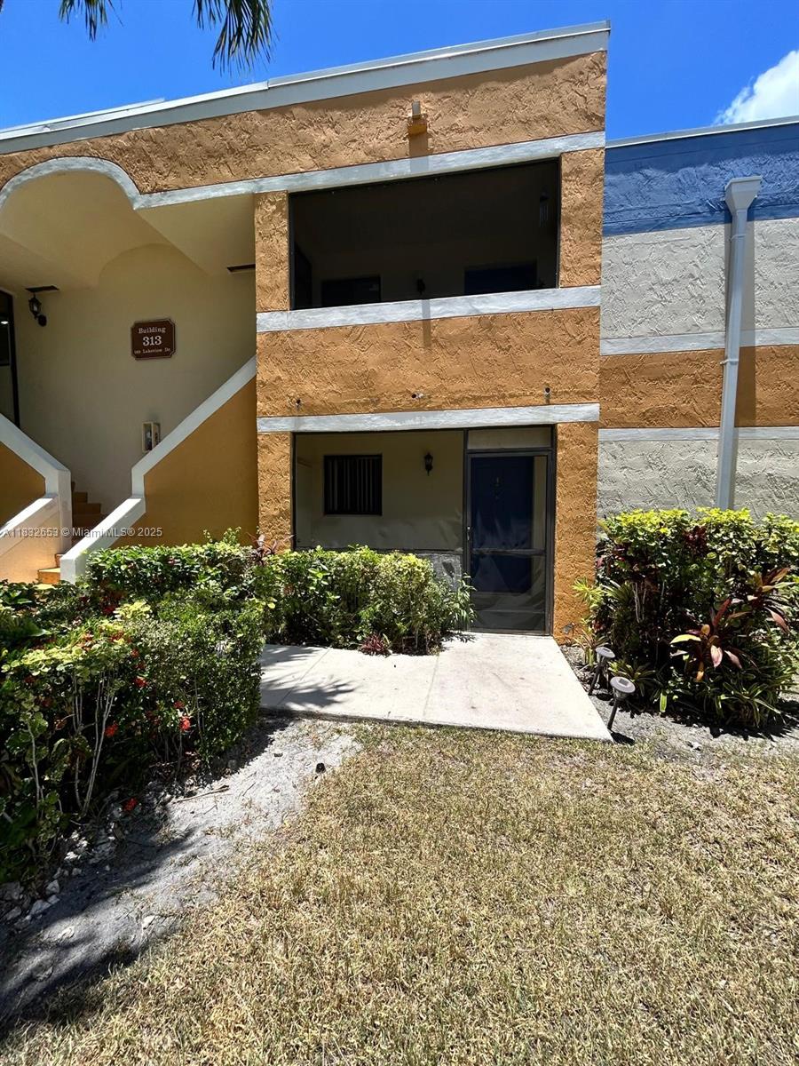 Don’t miss this 2-bedroom, 2-bath condo in Weston! Located on the first floor, unit features an open living area, in-unit laundry, and access to fantastic community amenities including a pool, tennis courts, and clubhouse. Enjoy top-rated schools, nearby shopping, and easy highway access—schedule your showing today!