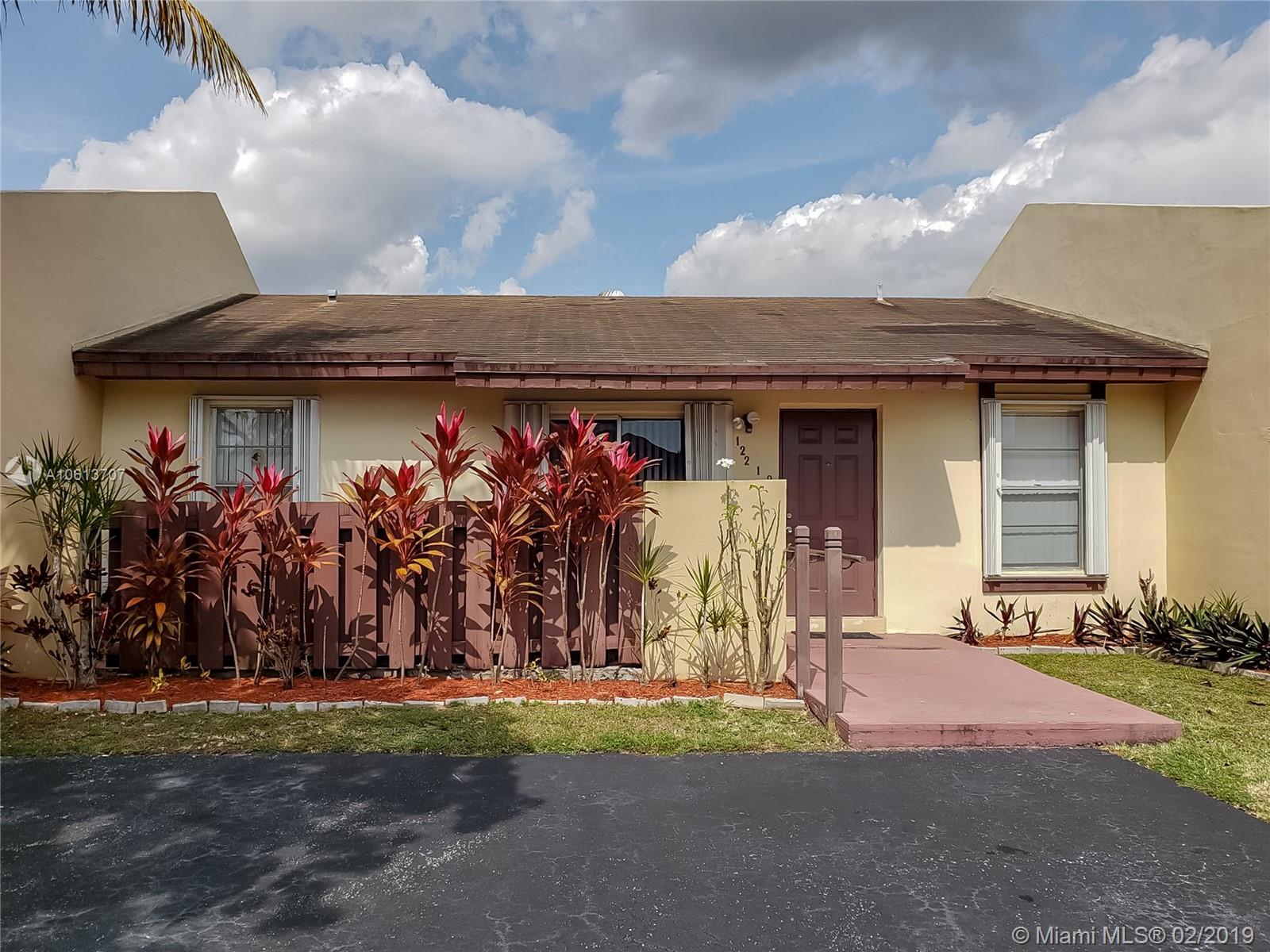 DEVON AIRE VILLAS SEC 8 - Residential