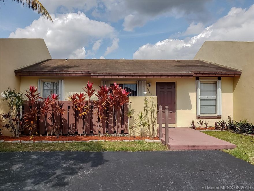 BEST DEAL IN DEVON AIRE!   This well maintained 3 bedroom / 1 bath is ready to move in.   Features include vaulted ceilings,  tile throughout, large utility room, plenty of closet space, walled in front porch, finished patio and, accordion shutters.  Third bedroom can also be used as an office or den.   Low association fee includes front lawn maintenance.   Don't miss this opportunity to live in an established, centrally located neighborhood close to shops,  restaurants, great schools and expressways!