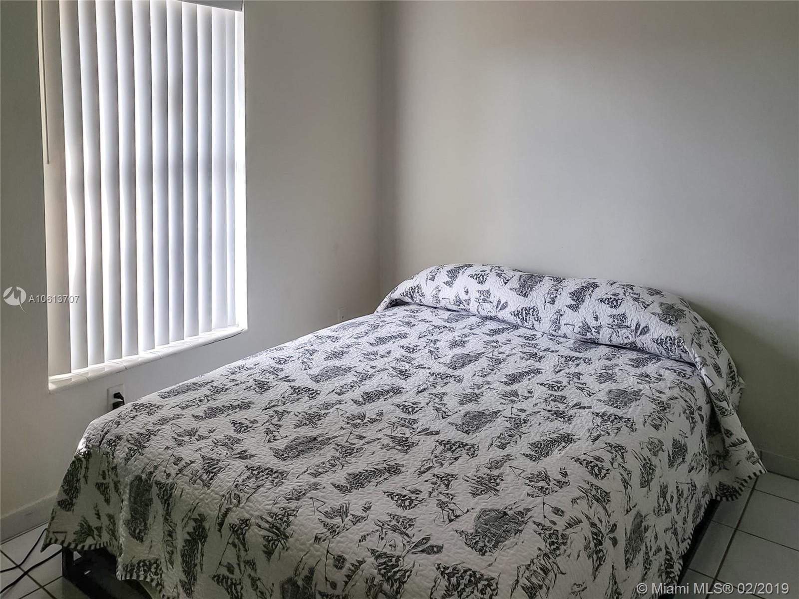 DEVON AIRE VILLAS SEC 8 - Residential