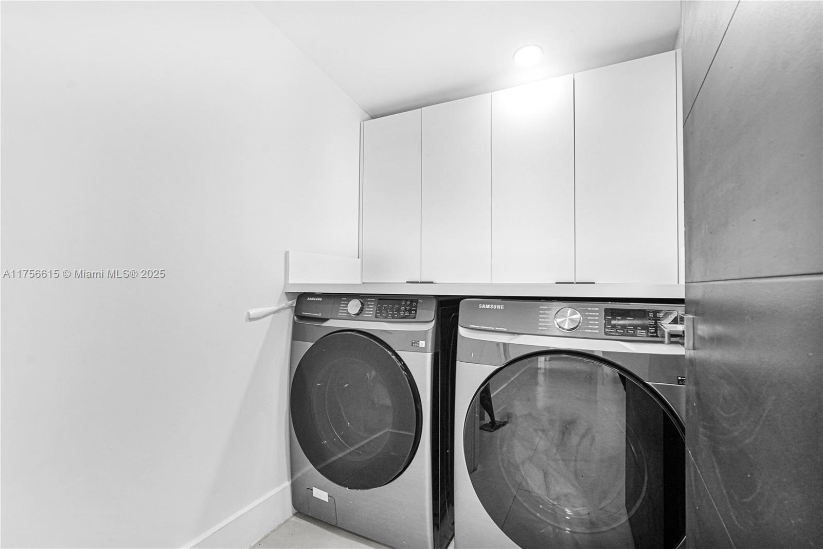 COLUMBIA PARK CORR PL - Residential