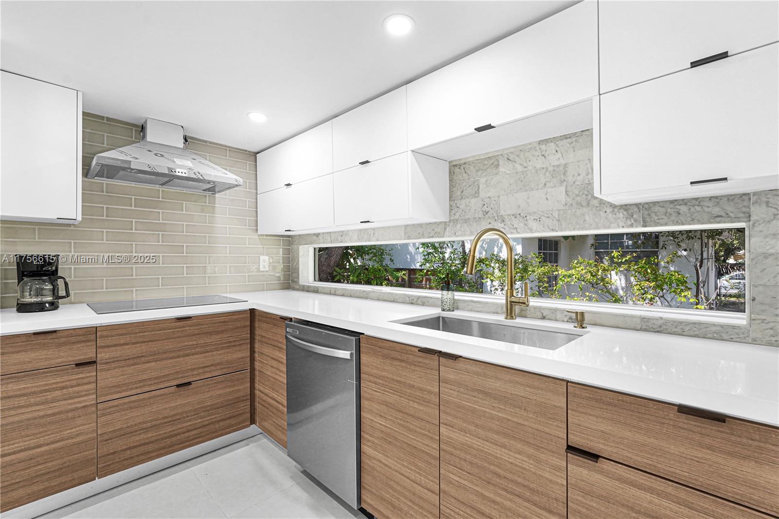 COLUMBIA PARK CORR PL - Residential