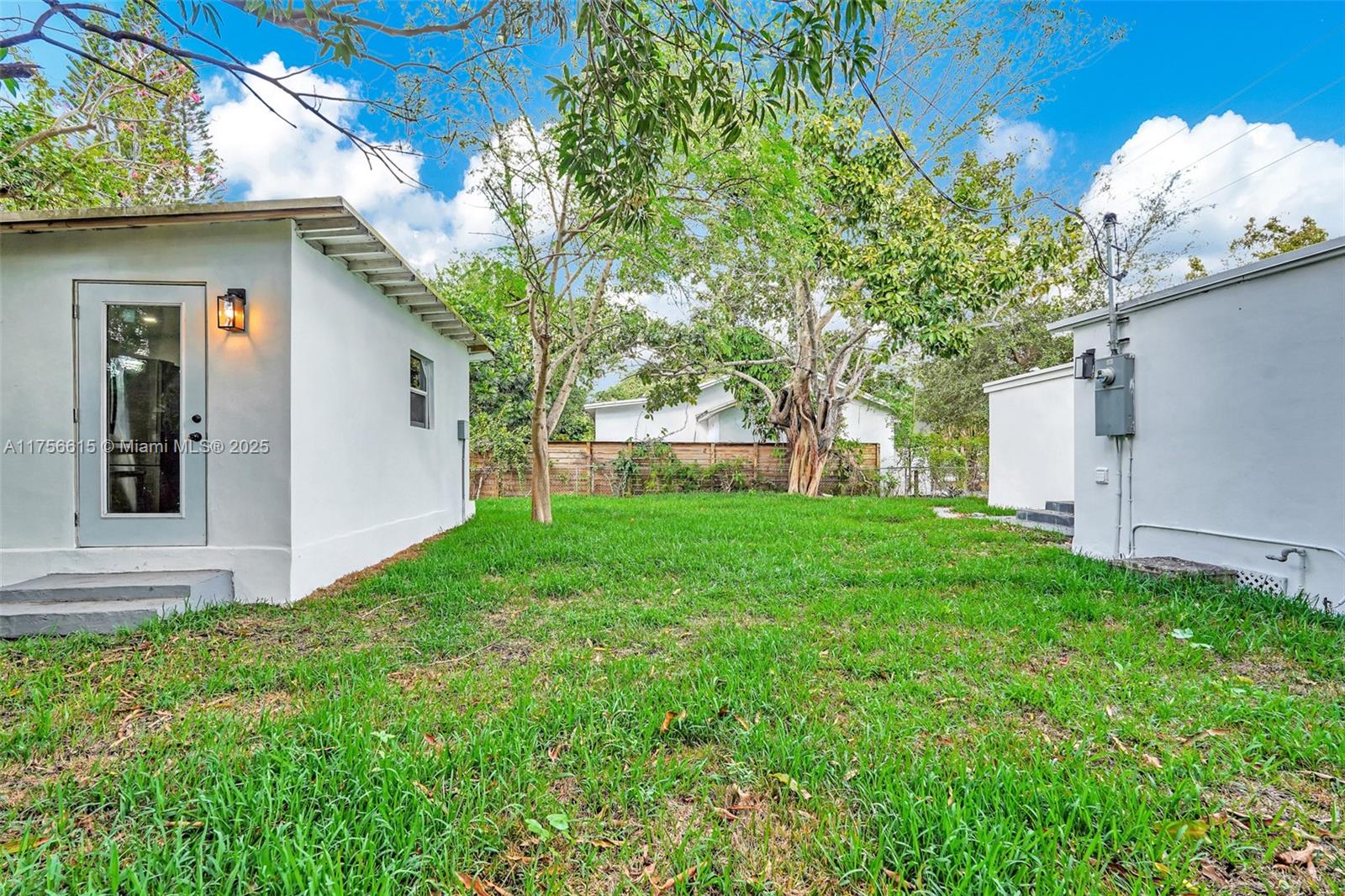 COLUMBIA PARK CORR PL - Residential