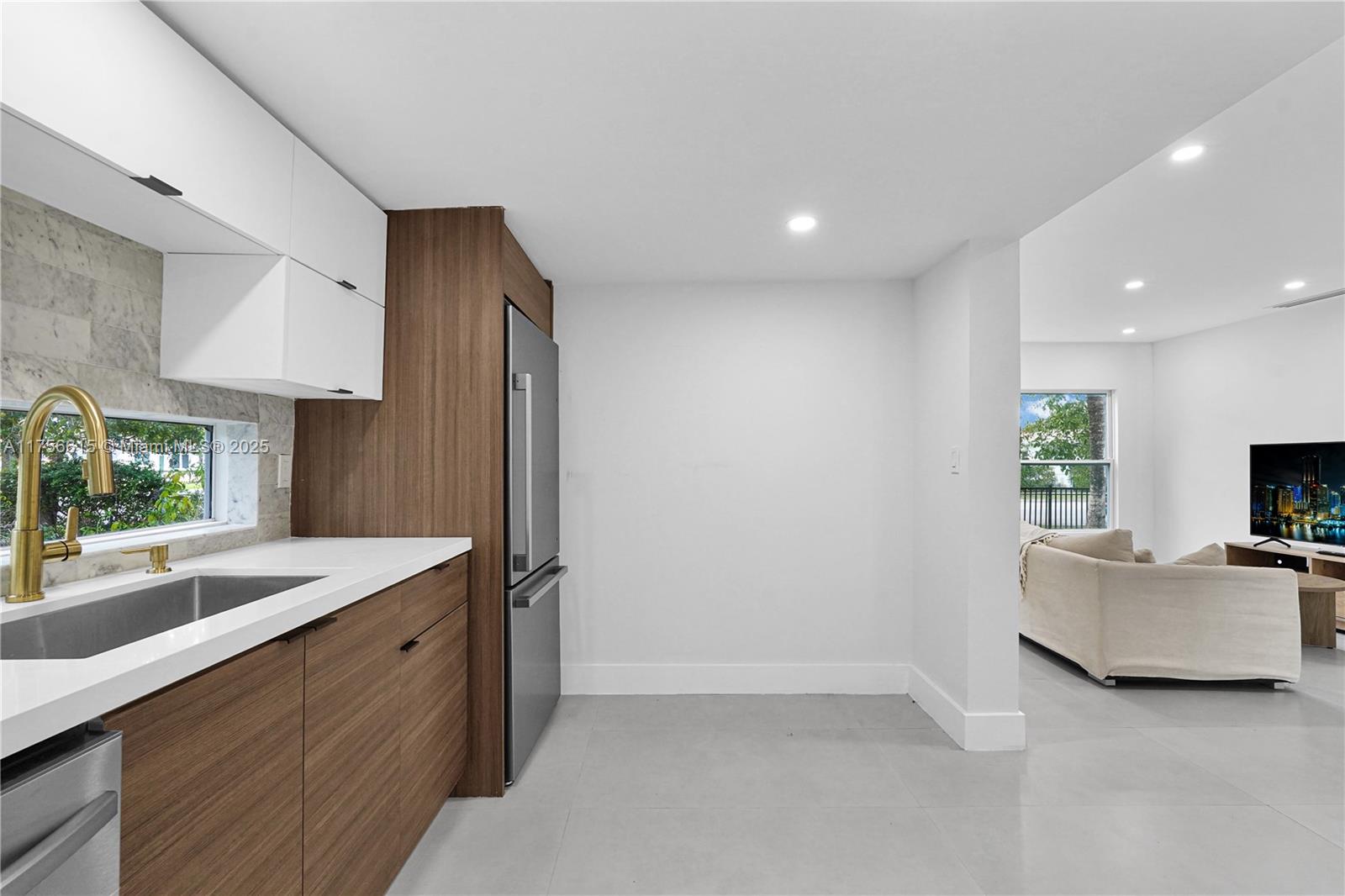 COLUMBIA PARK CORR PL - Residential