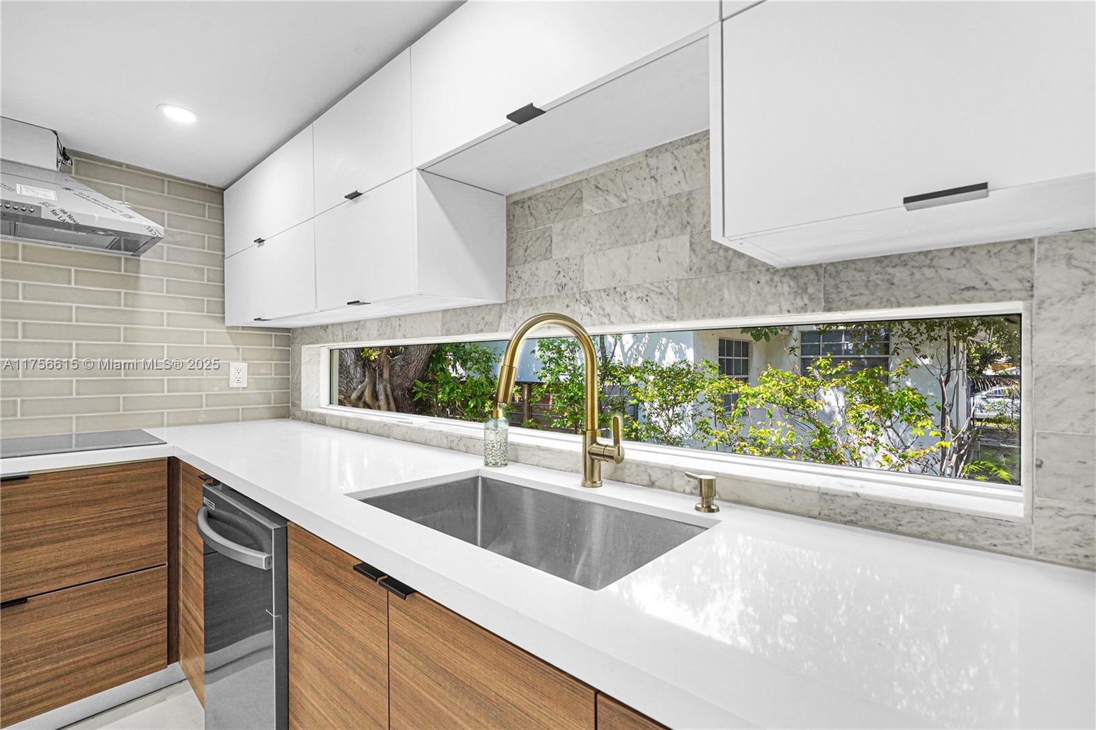 COLUMBIA PARK CORR PL - Residential