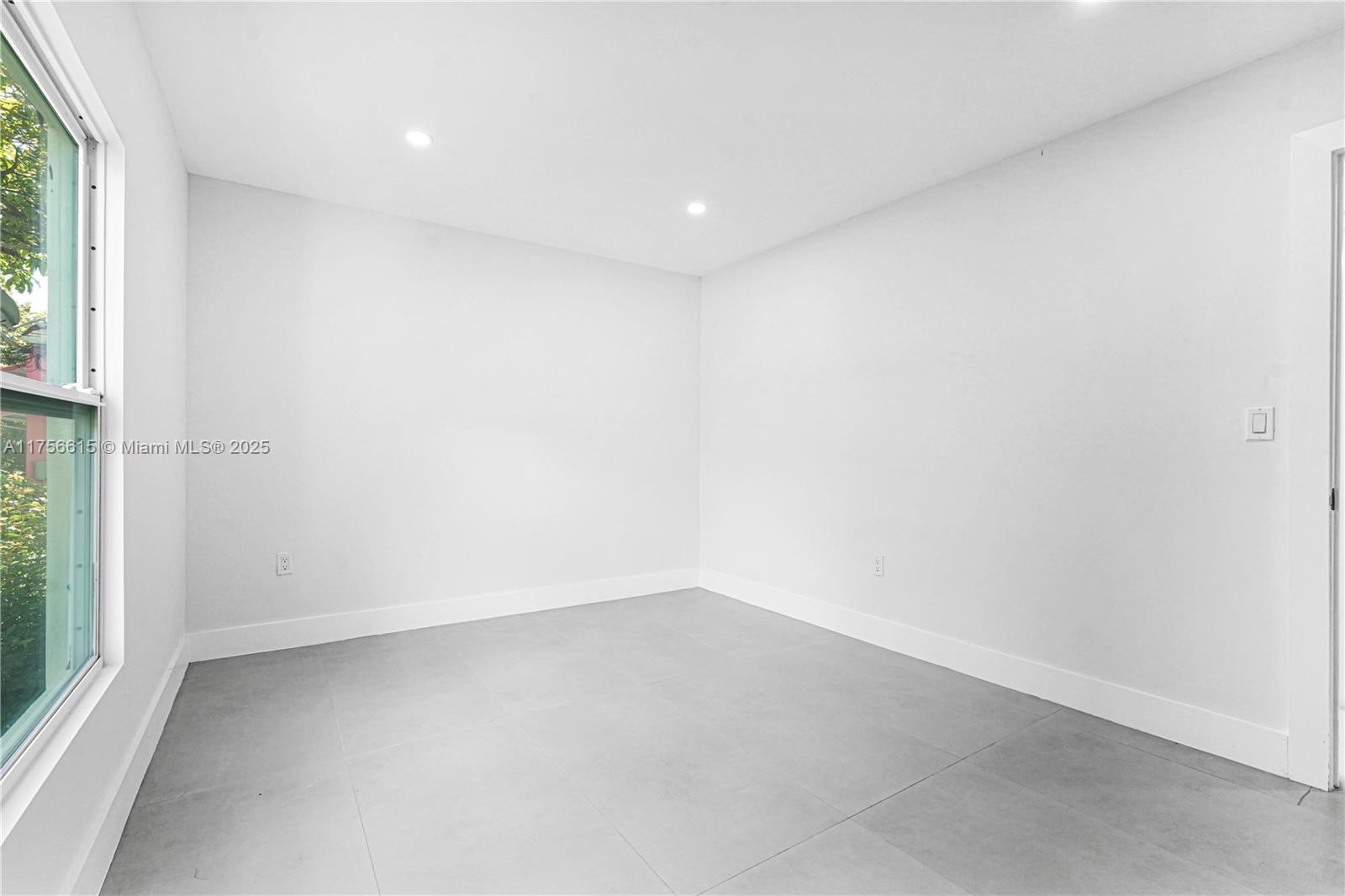 COLUMBIA PARK CORR PL - Residential