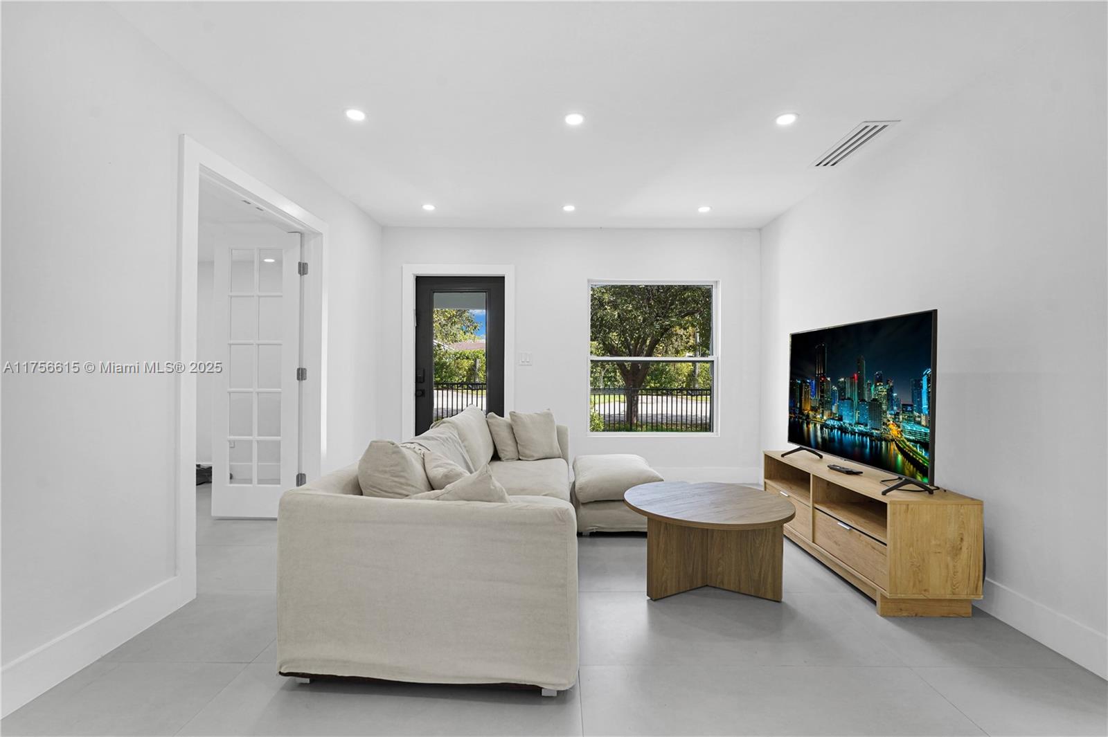 COLUMBIA PARK CORR PL - Residential