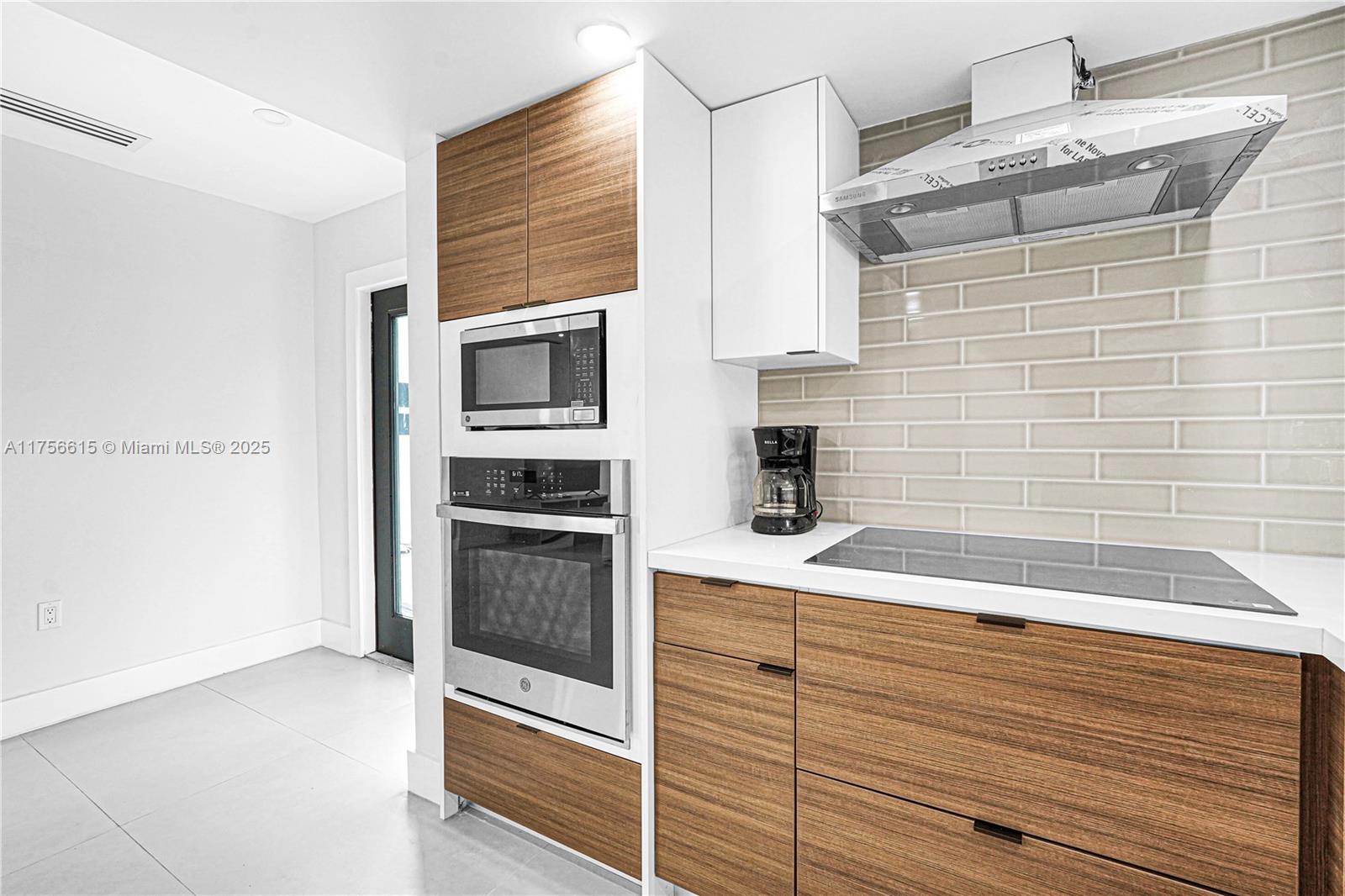COLUMBIA PARK CORR PL - Residential