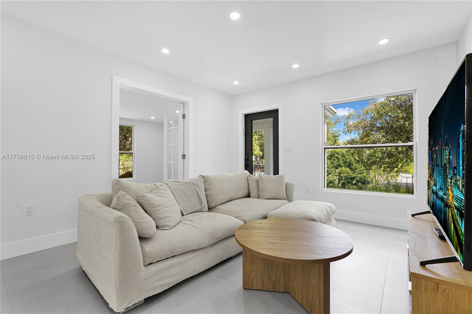 COLUMBIA PARK CORR PL - Residential