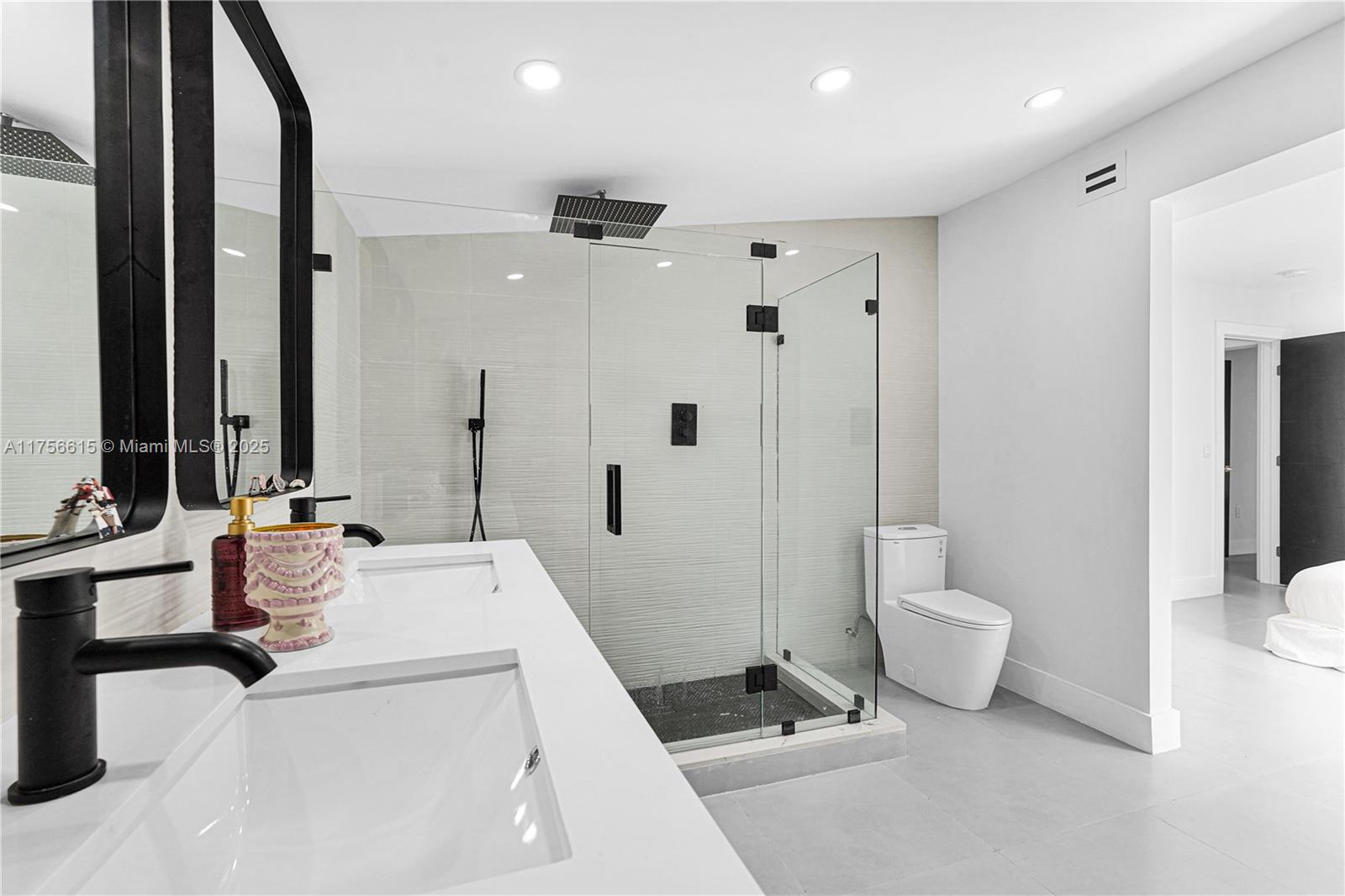 COLUMBIA PARK CORR PL - Residential