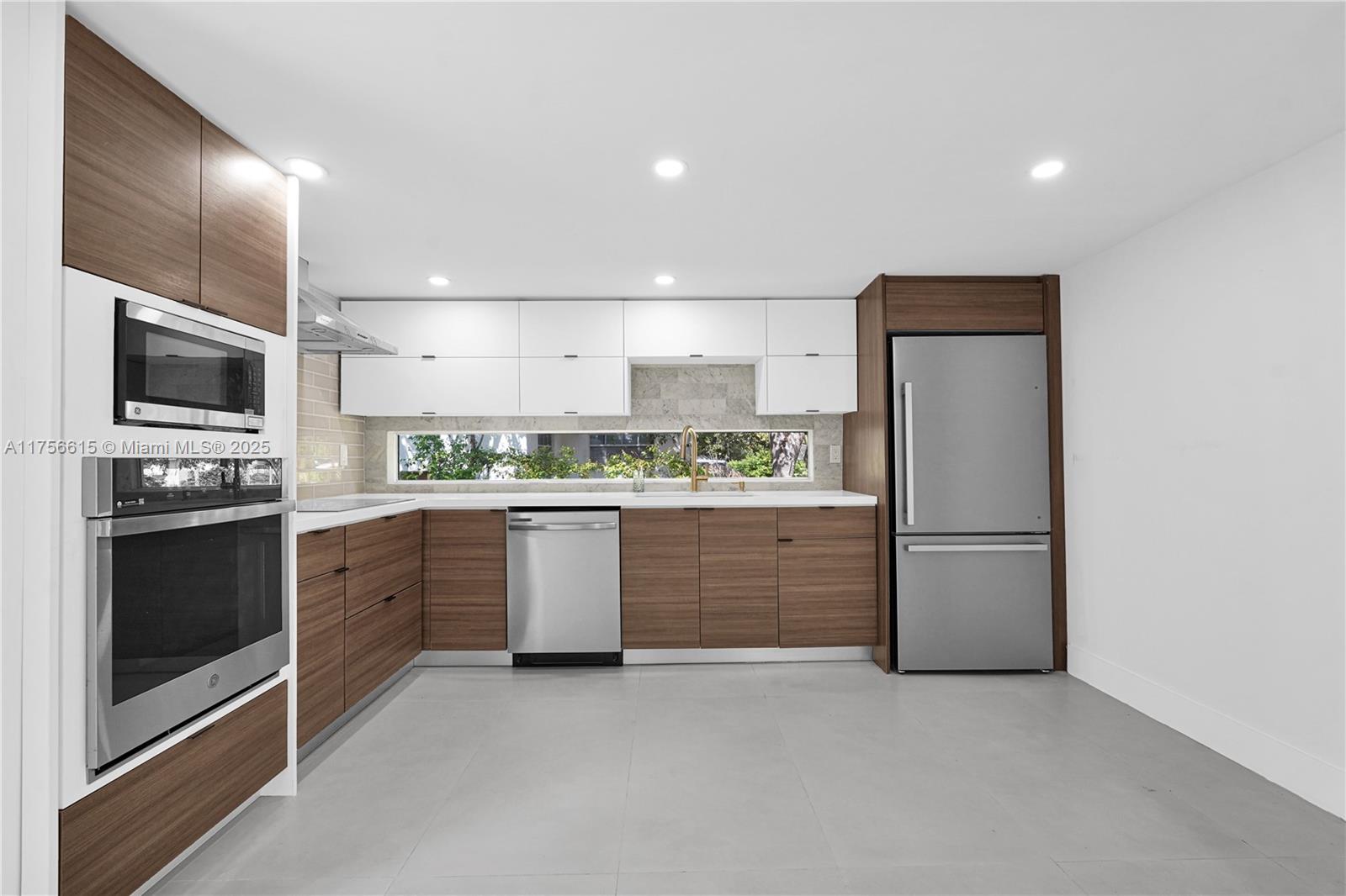 COLUMBIA PARK CORR PL - Residential