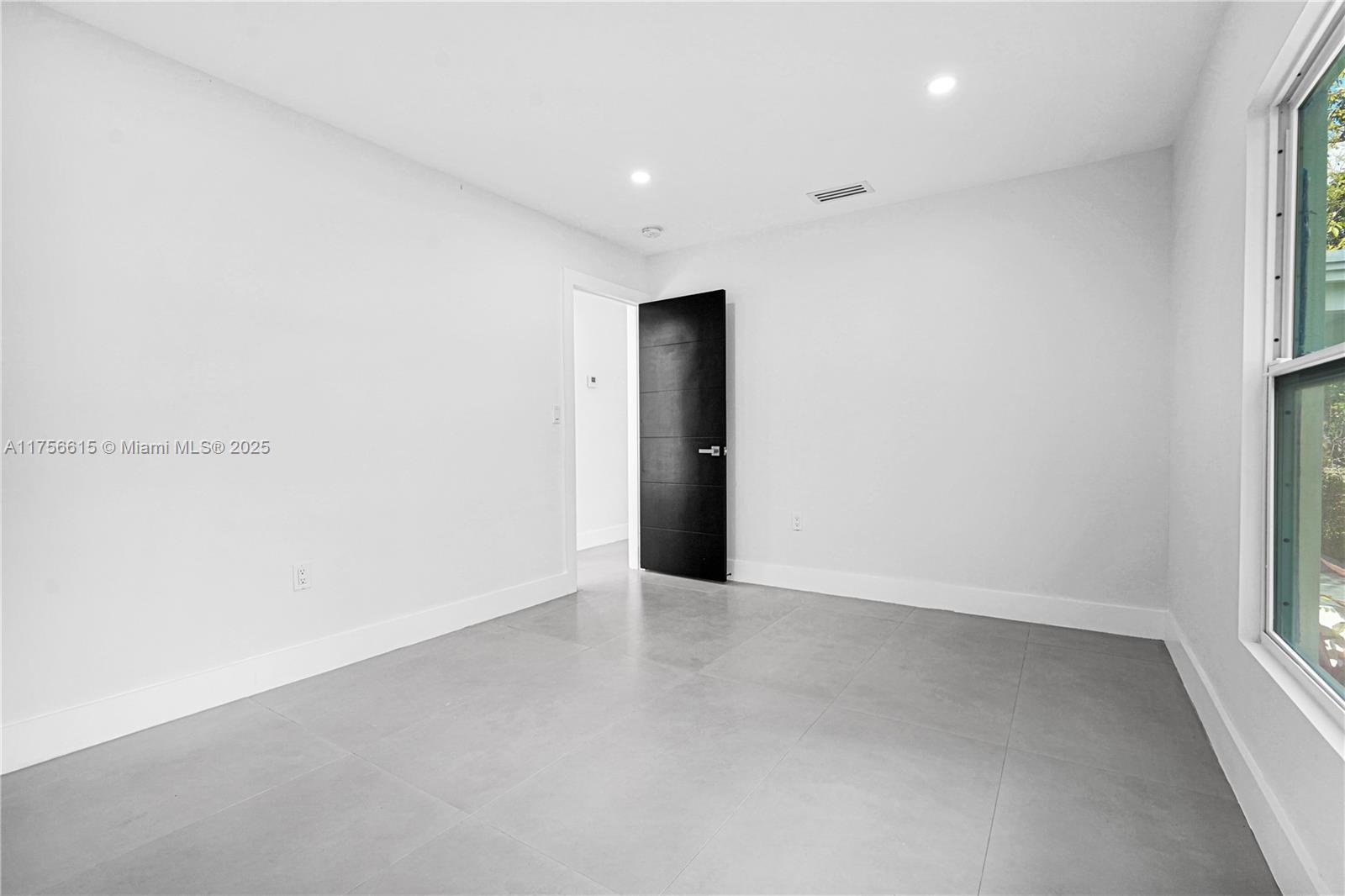 COLUMBIA PARK CORR PL - Residential