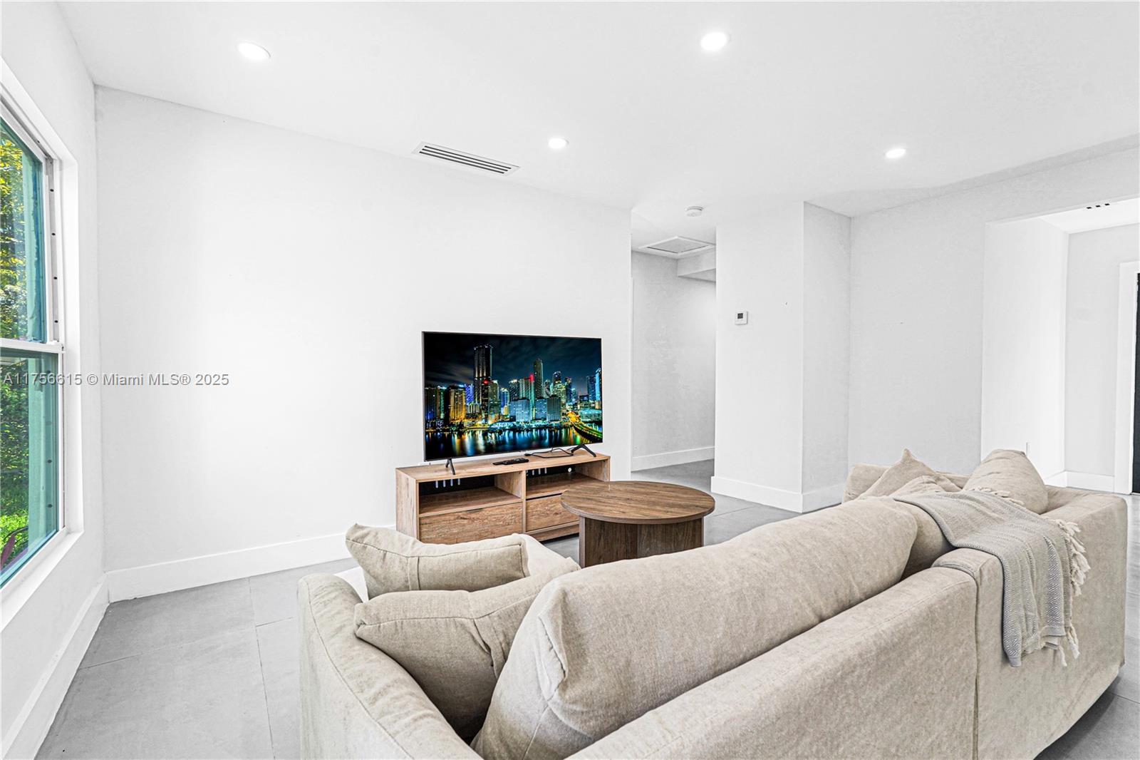 COLUMBIA PARK CORR PL - Residential