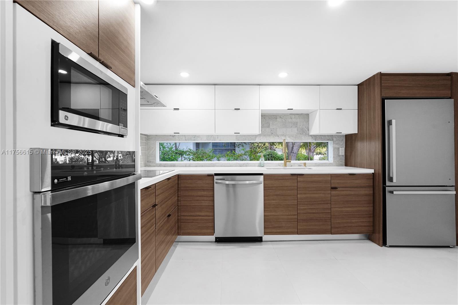 COLUMBIA PARK CORR PL - Residential