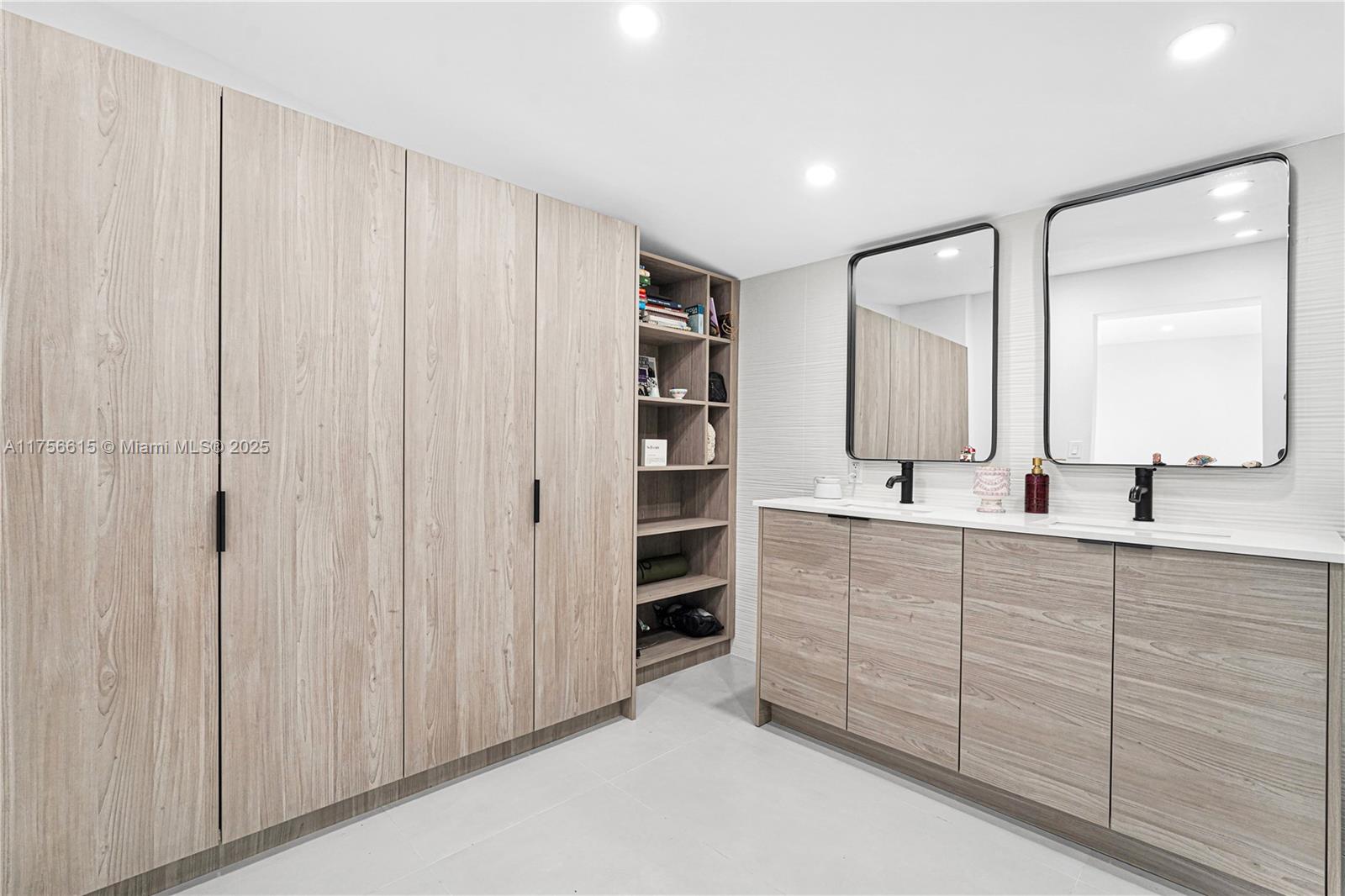 COLUMBIA PARK CORR PL - Residential