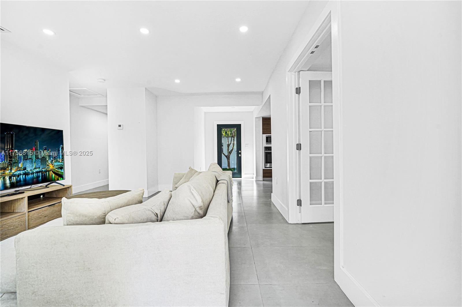 COLUMBIA PARK CORR PL - Residential